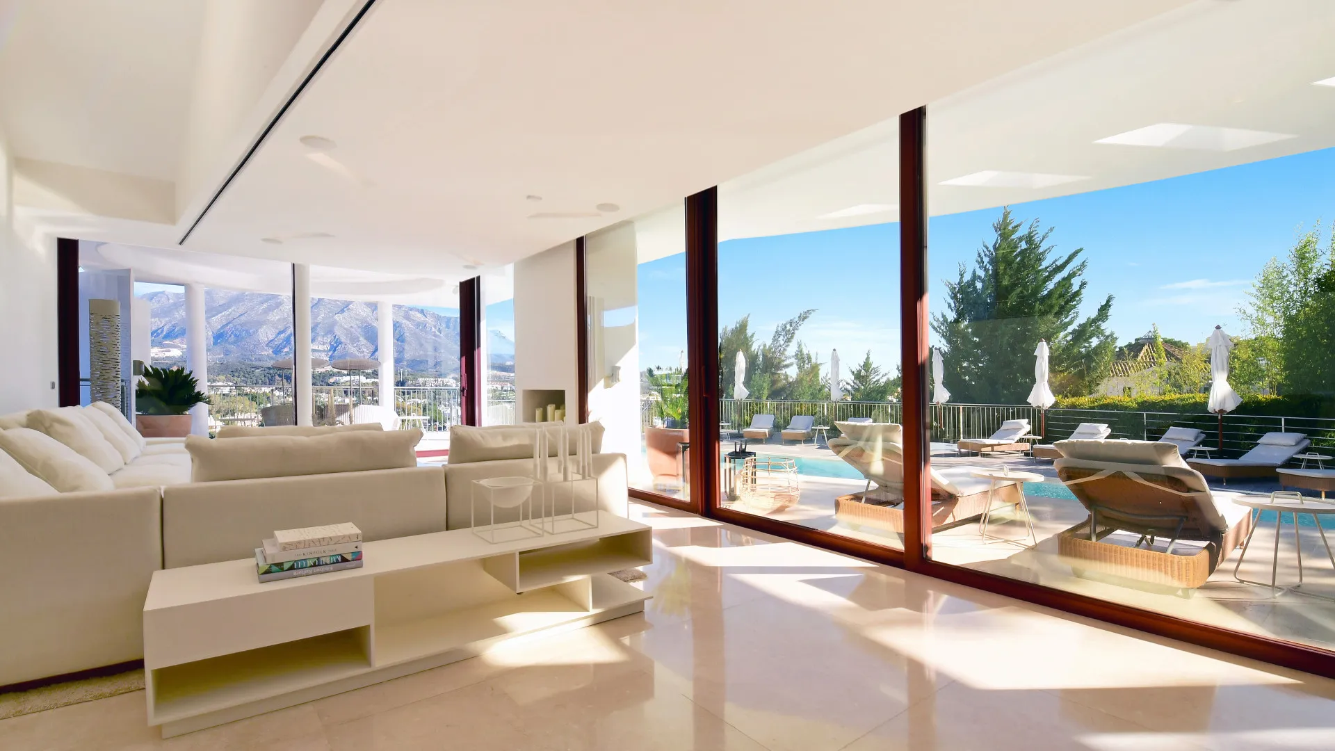 Se vende villa en Nueva Andalucia con 7 dormitorios
