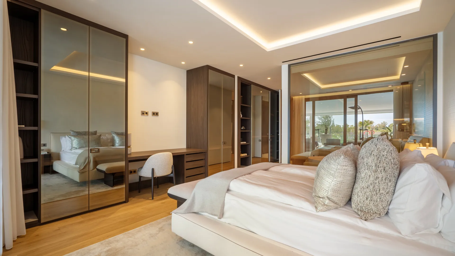 Duplex for sale in Marbella Golden Mile with 5 bedrooms