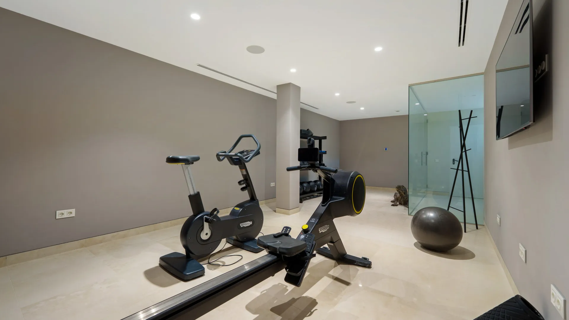 Villa a la venta en Nueva Andalucia de 5 dormitorios