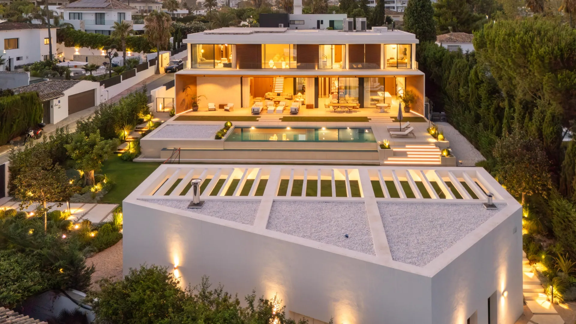 Villa for sale in Guadalmina Alta