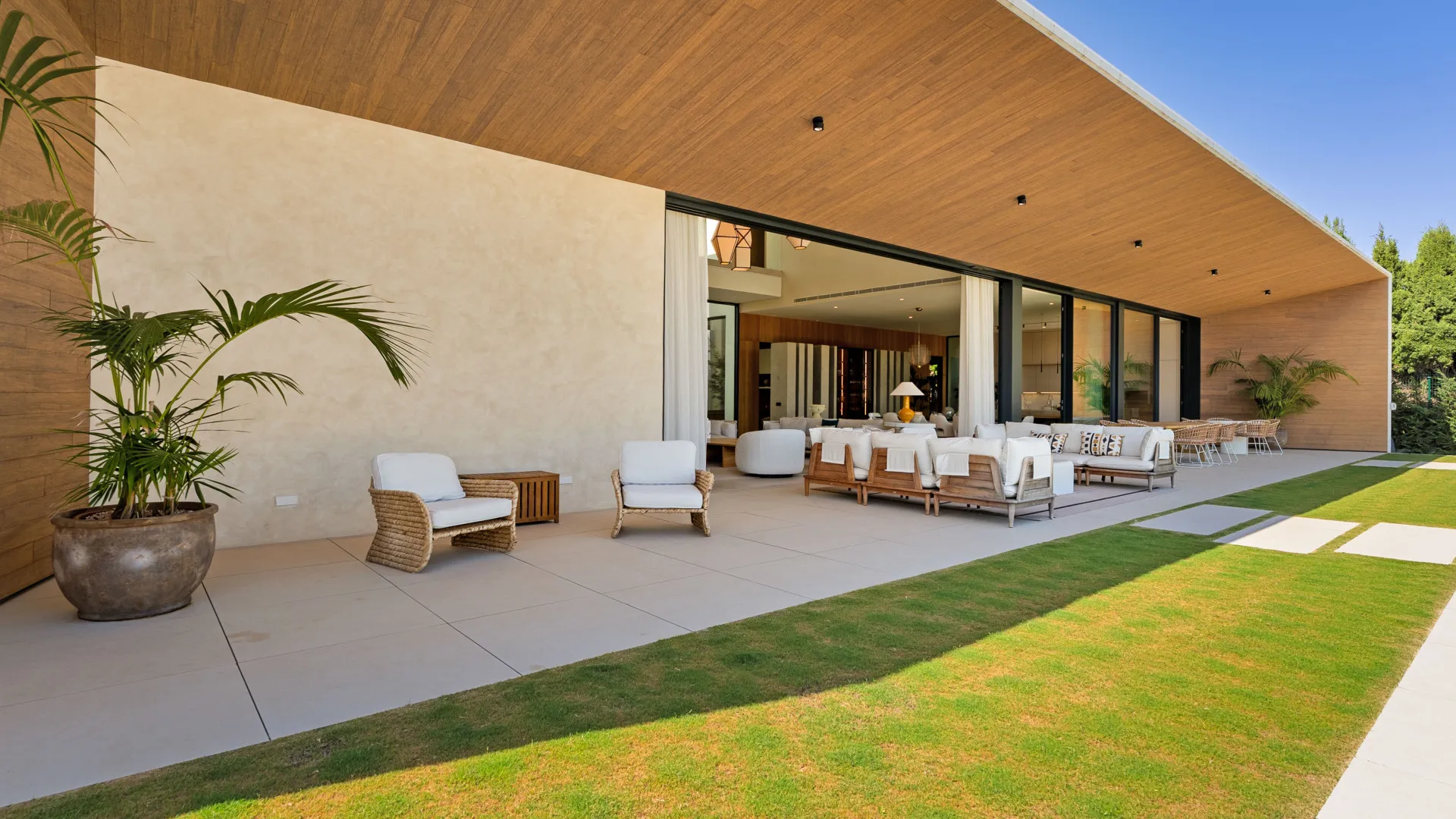 Villa for sale in Guadalmina Alta
