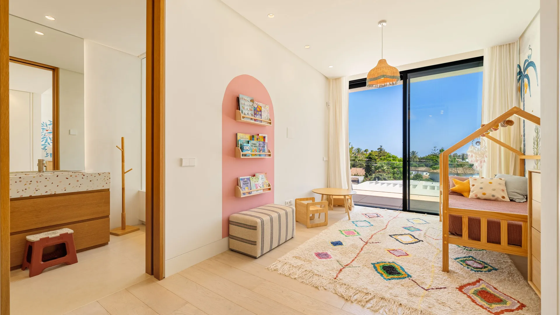 Villa for sale in Guadalmina Alta