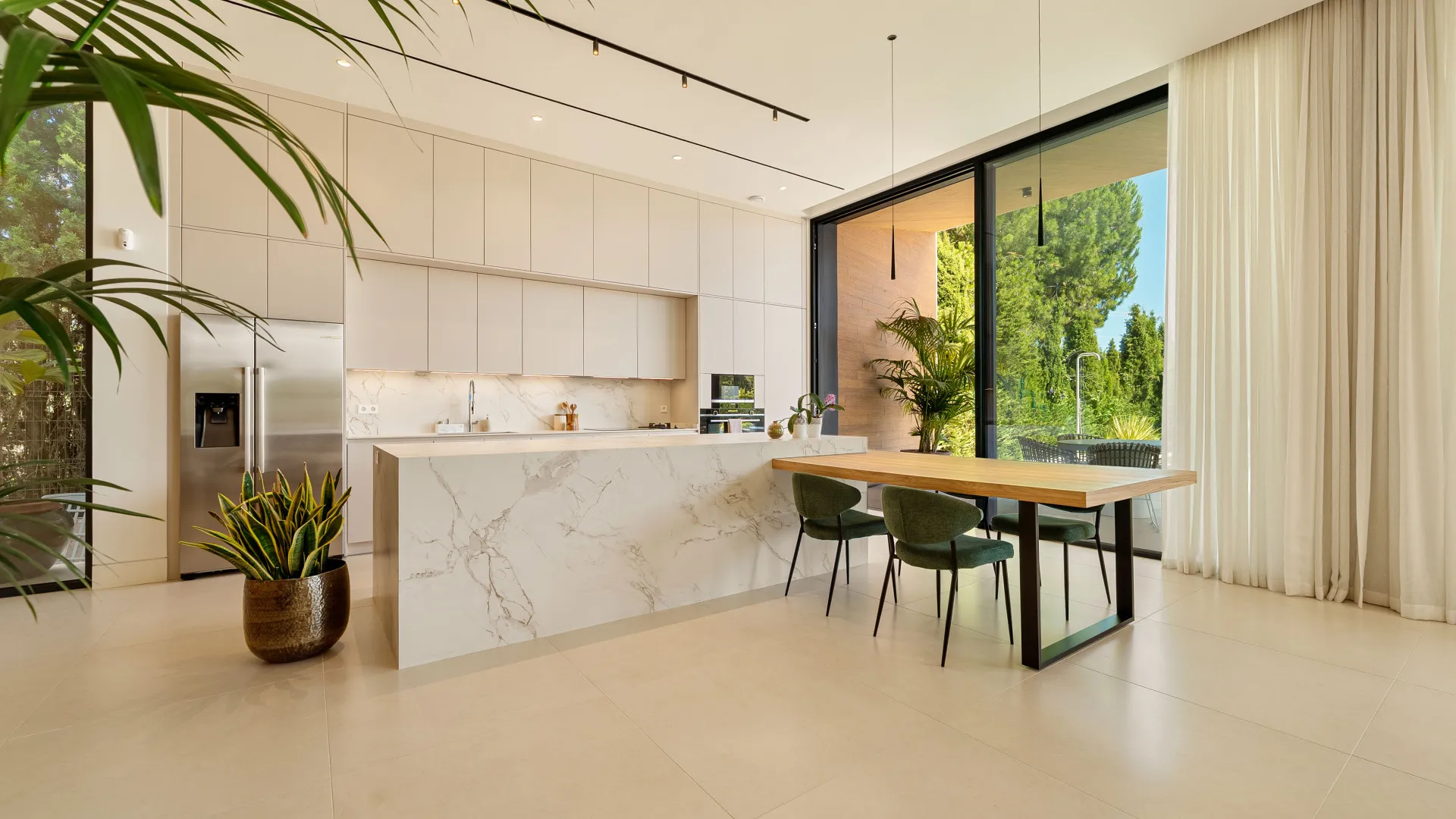 Villa for sale in Guadalmina Alta