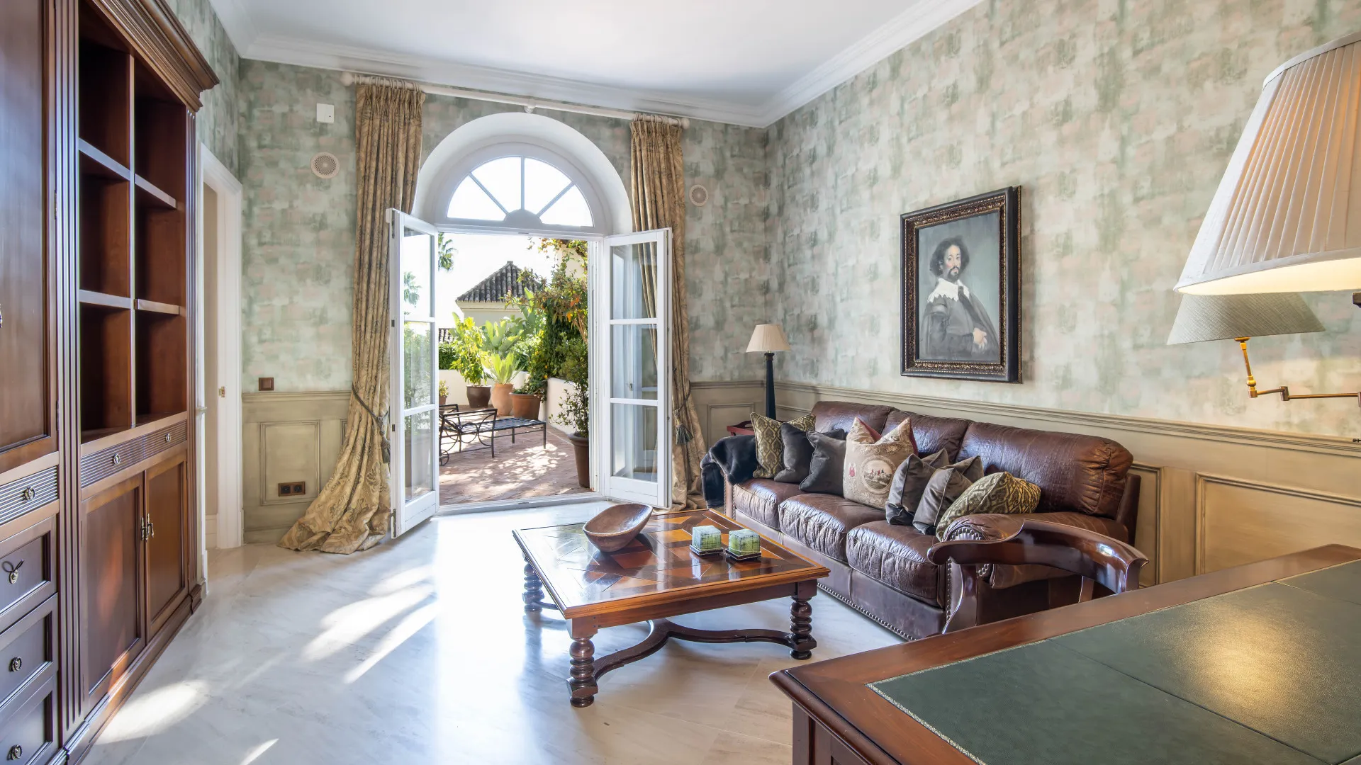 5 bedrooms Altos Reales villa for sale