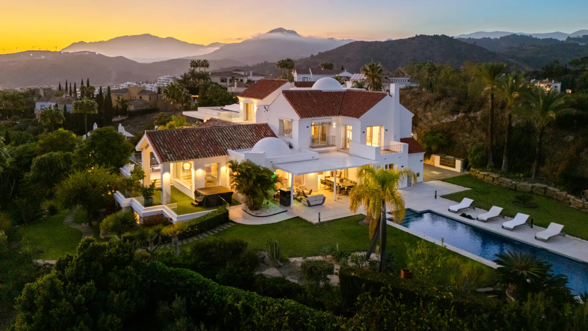 For sale 9 bedrooms villa in Puerto del Almendro