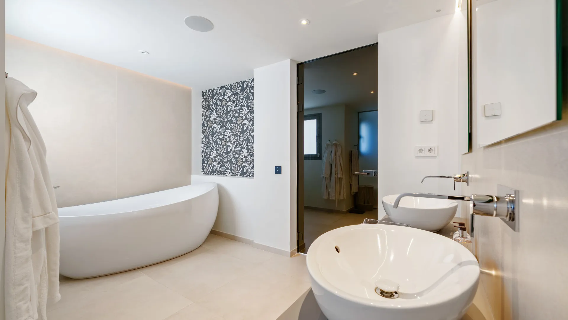Buy duplex penthouse in Aloha