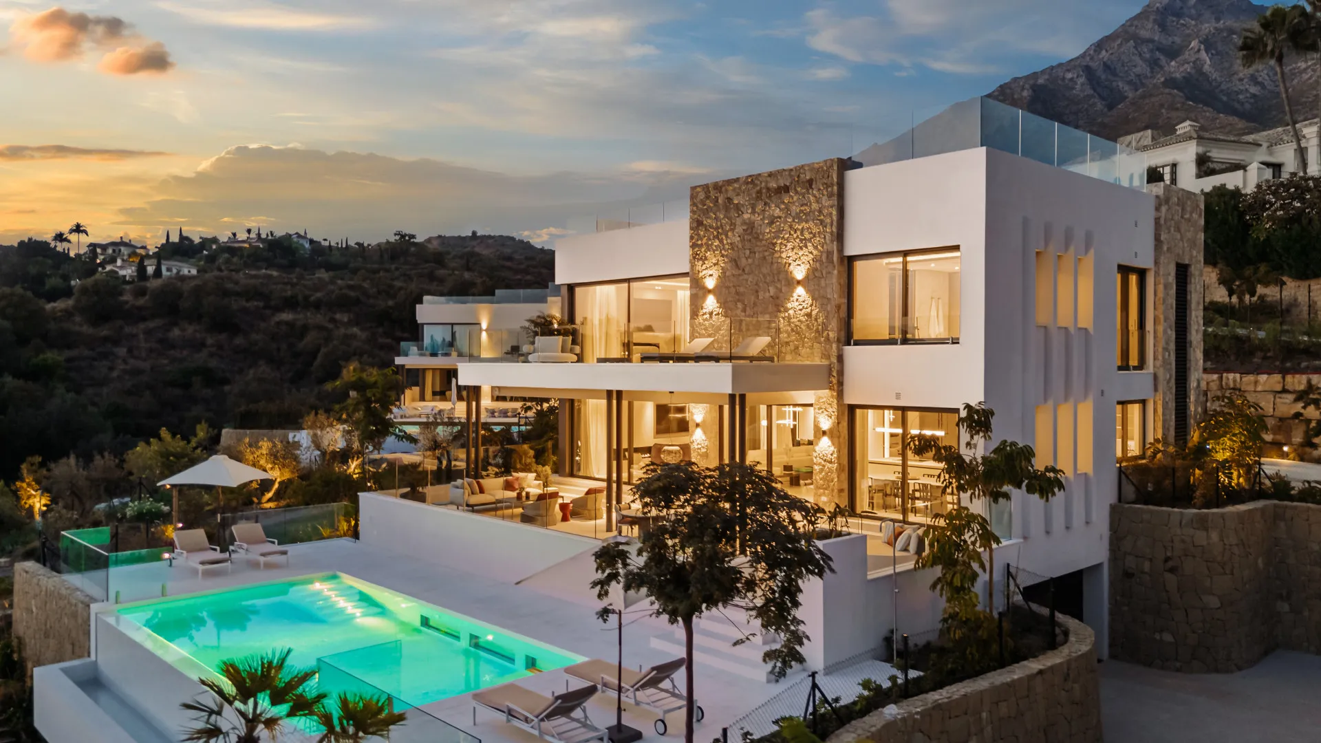 For sale 5 bedrooms villa in Marbella Hill Club