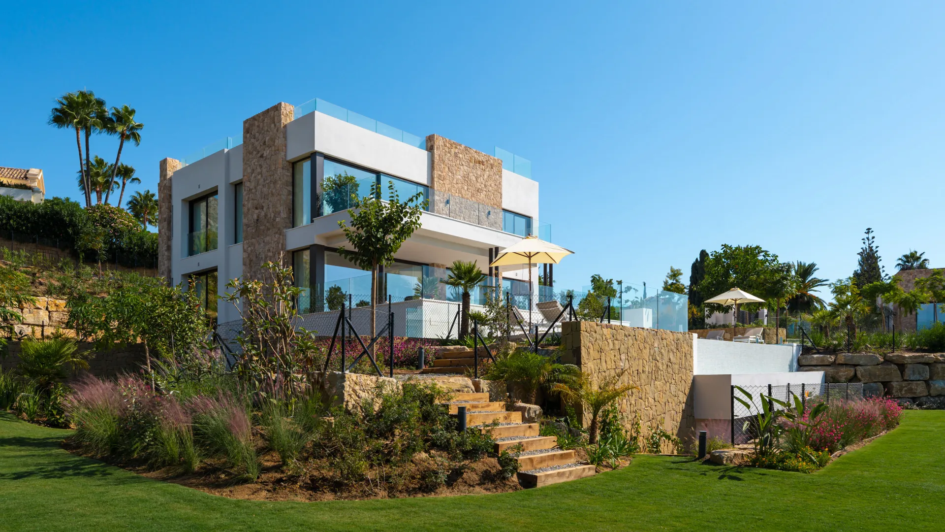 For sale 5 bedrooms villa in Marbella Hill Club