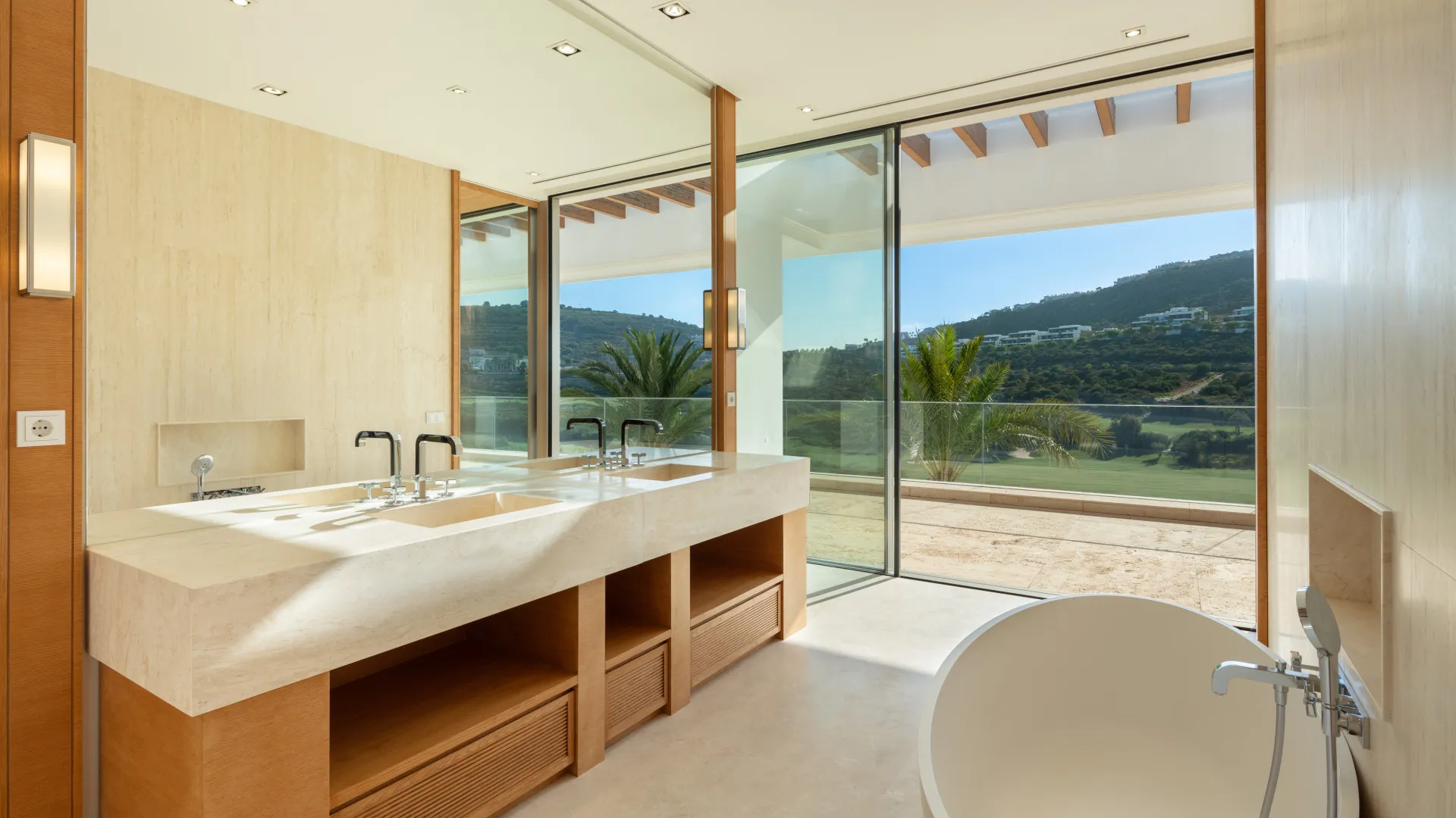 Villa en venta en Finca Cortesin de 5 dormitorios