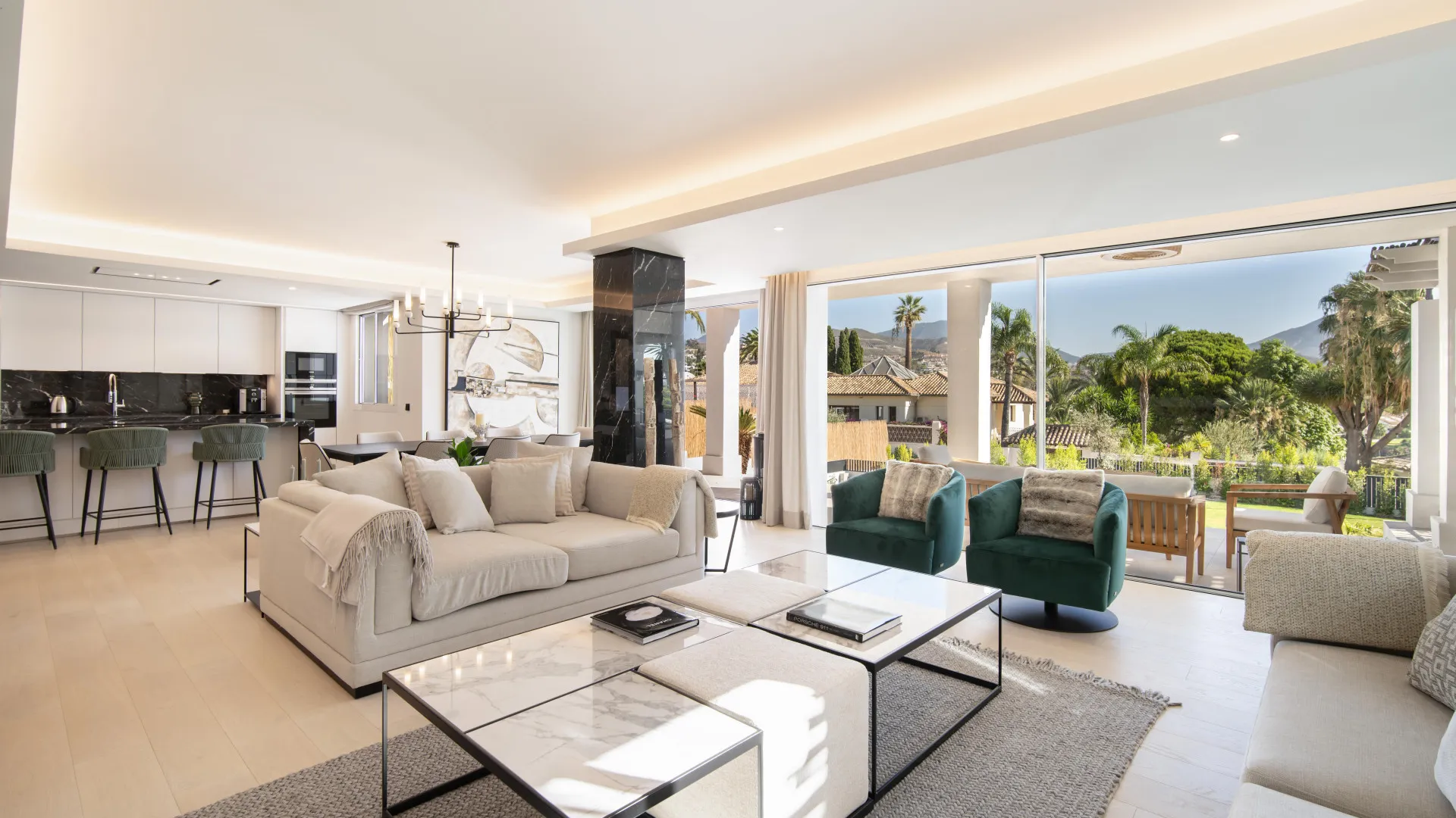 Se vende villa en Las Brisas