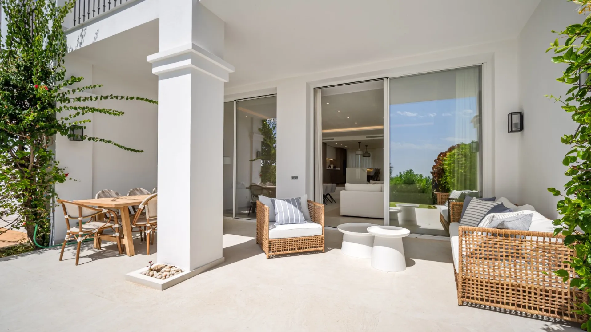 For sale town house in La Quinta with 4 bedrooms