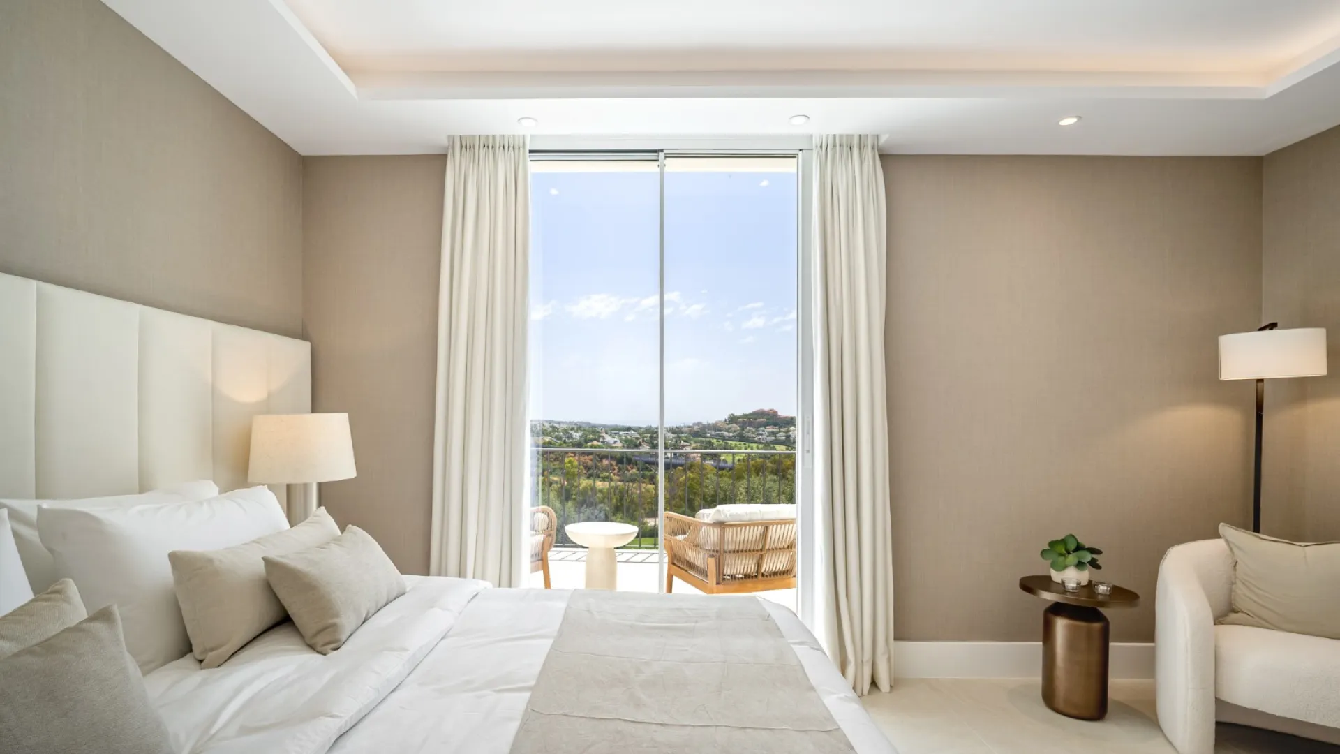 For sale town house in La Quinta with 4 bedrooms