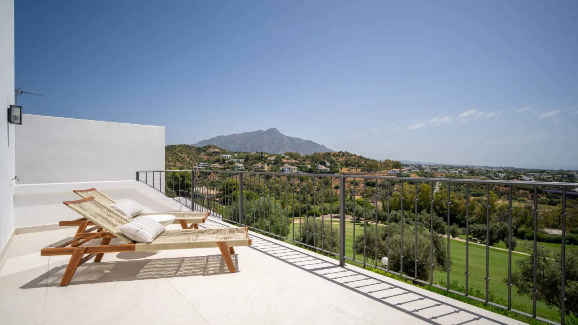 For sale town house in La Quinta with 4 bedrooms