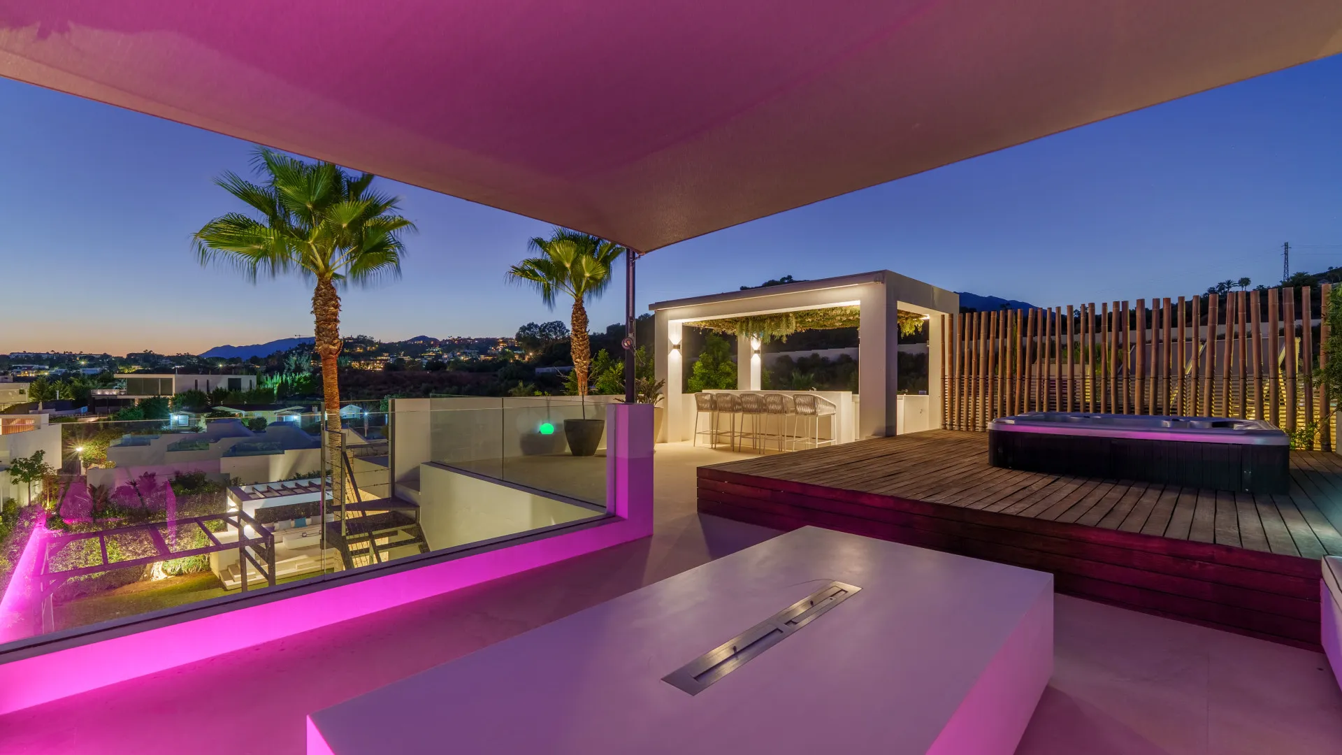 Se vende villa en Nueva Andalucia de 6 dormitorios