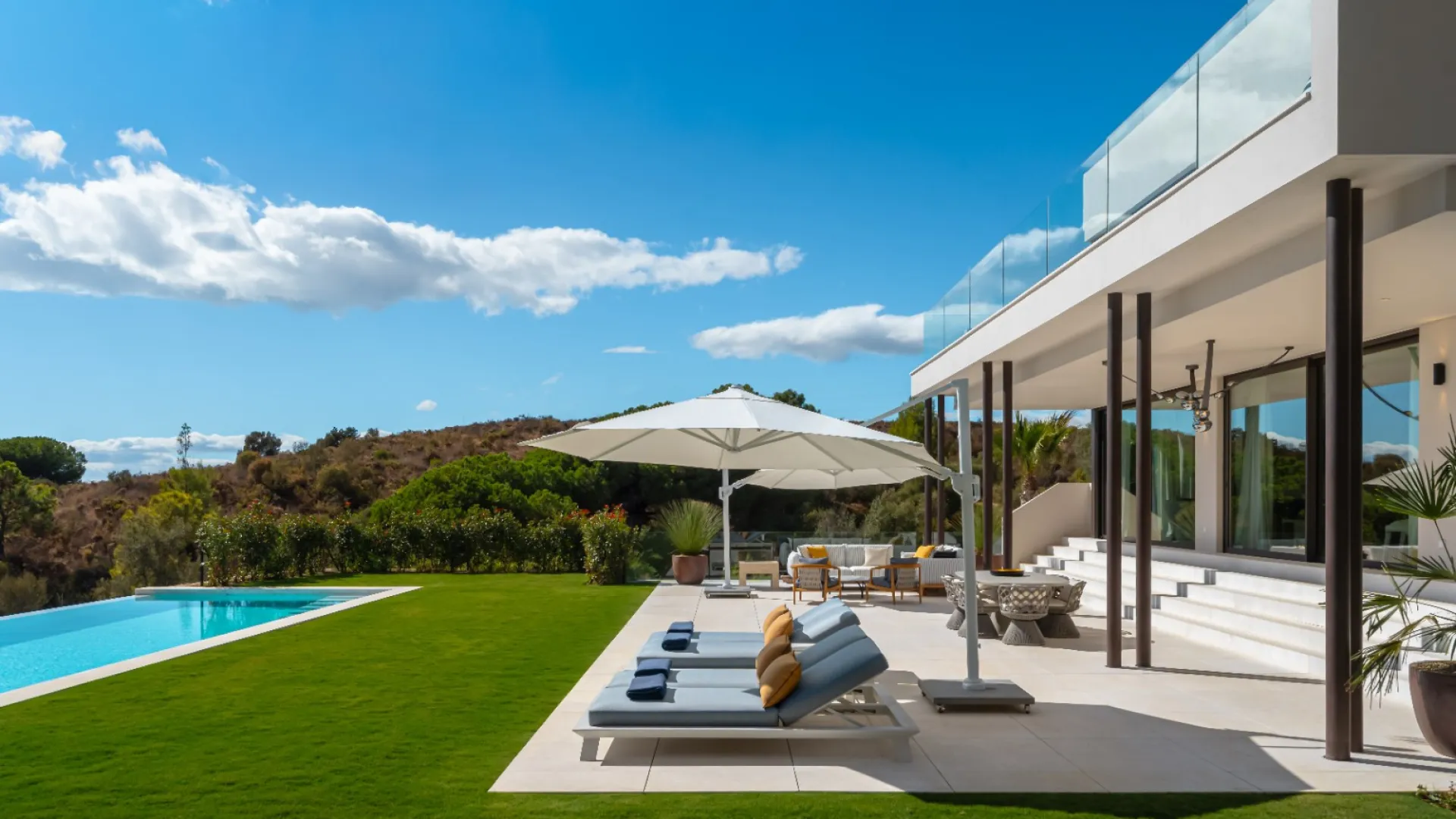 For sale 5 bedrooms villa in Marbella Hill Club