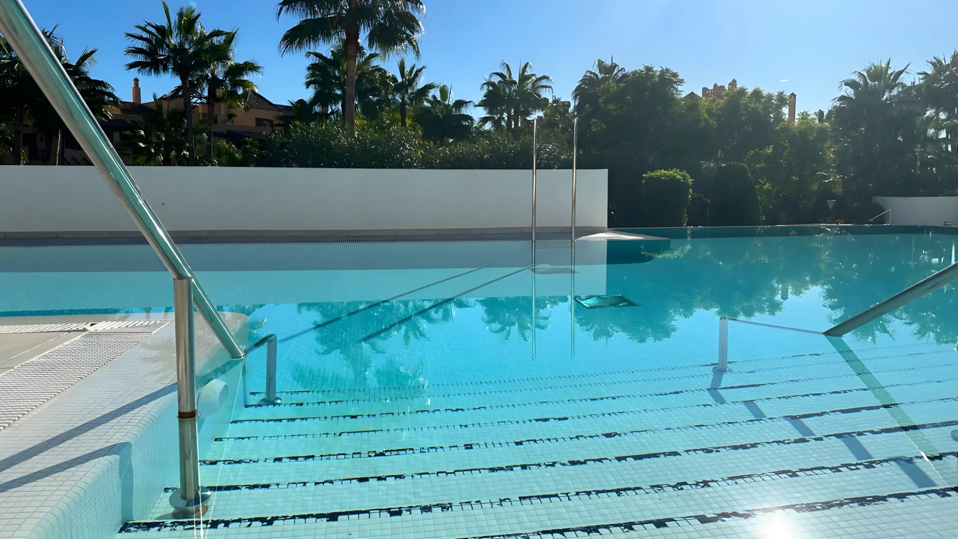 For sale apartment with 3 bedrooms in El Campanario Hills