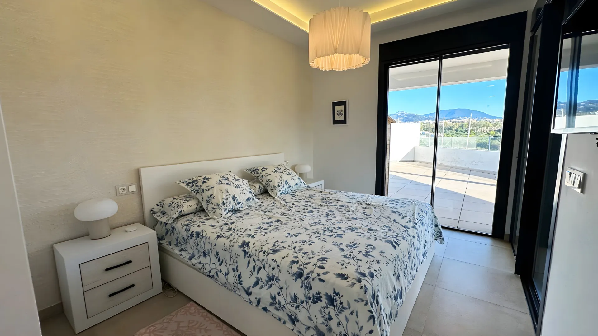 For sale apartment with 3 bedrooms in El Campanario Hills