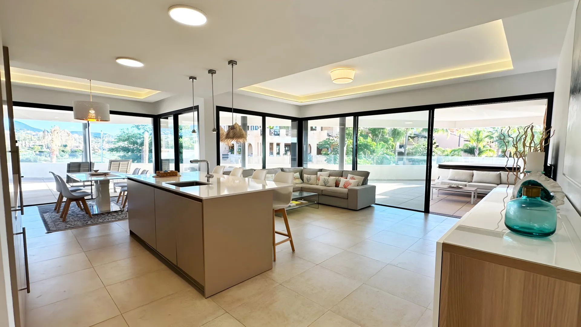 For sale apartment with 3 bedrooms in El Campanario Hills