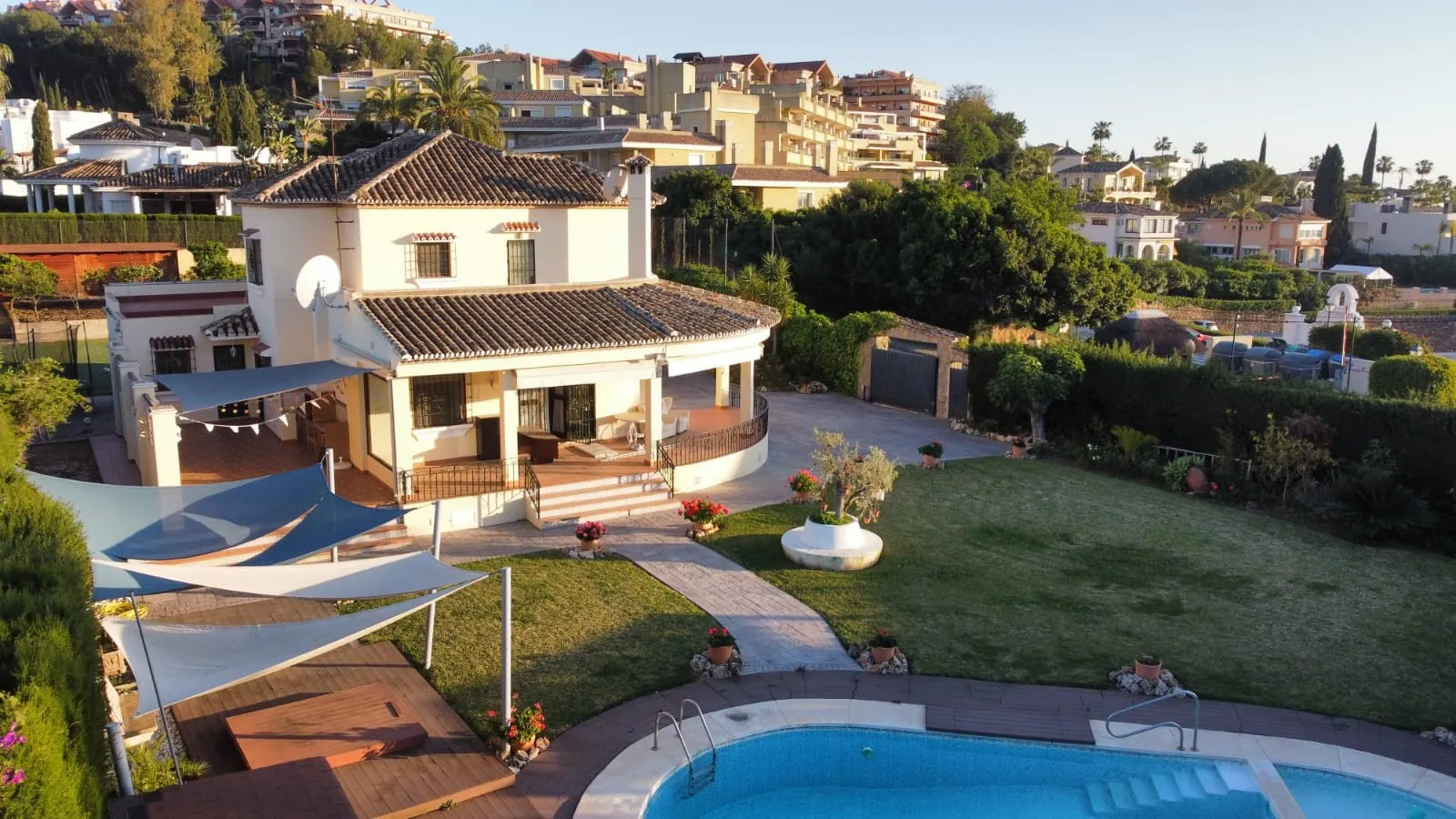 Se vende villa en Nueva Andalucia