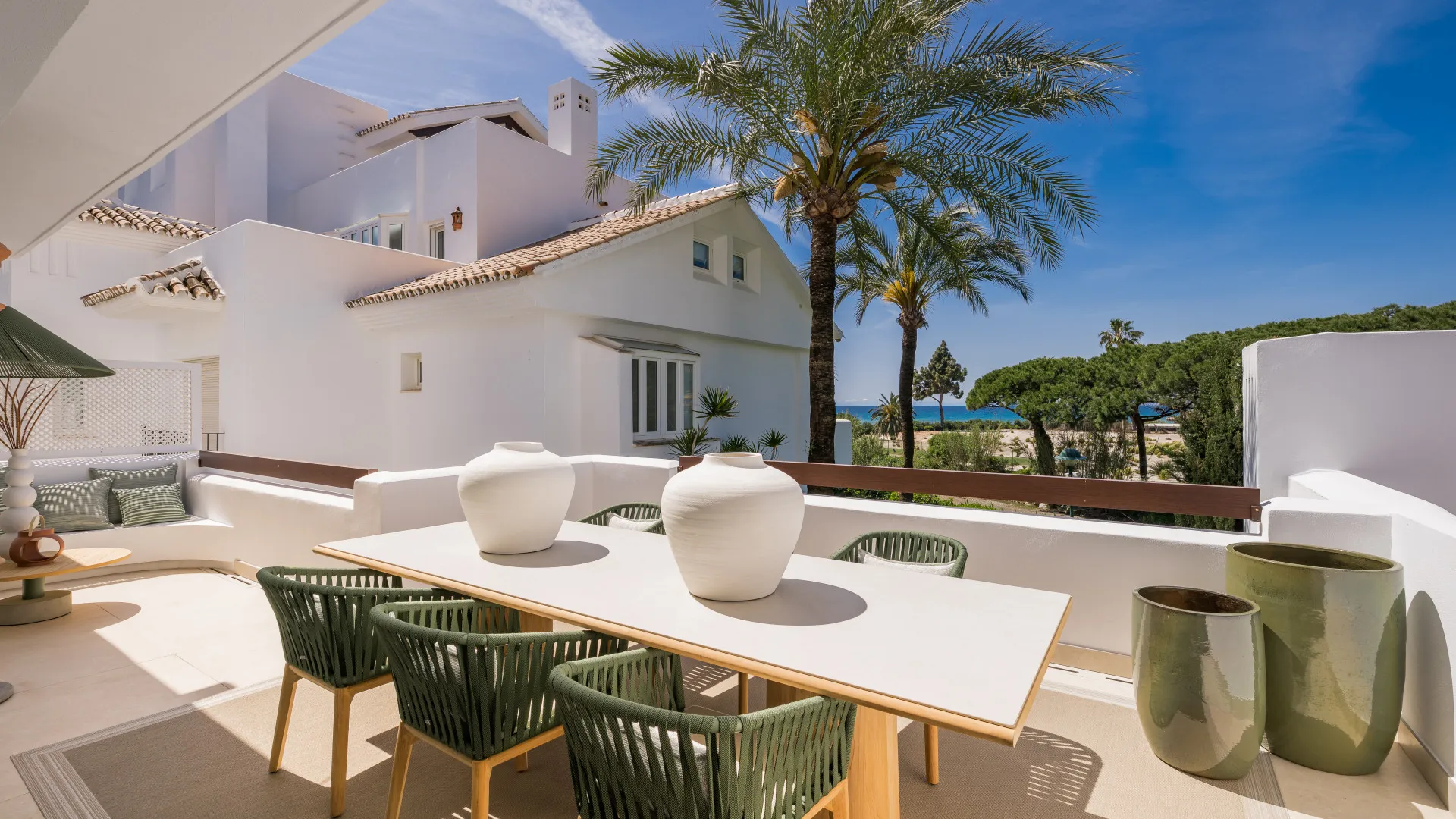 Buy Marbella City apartment with 3 bedrooms