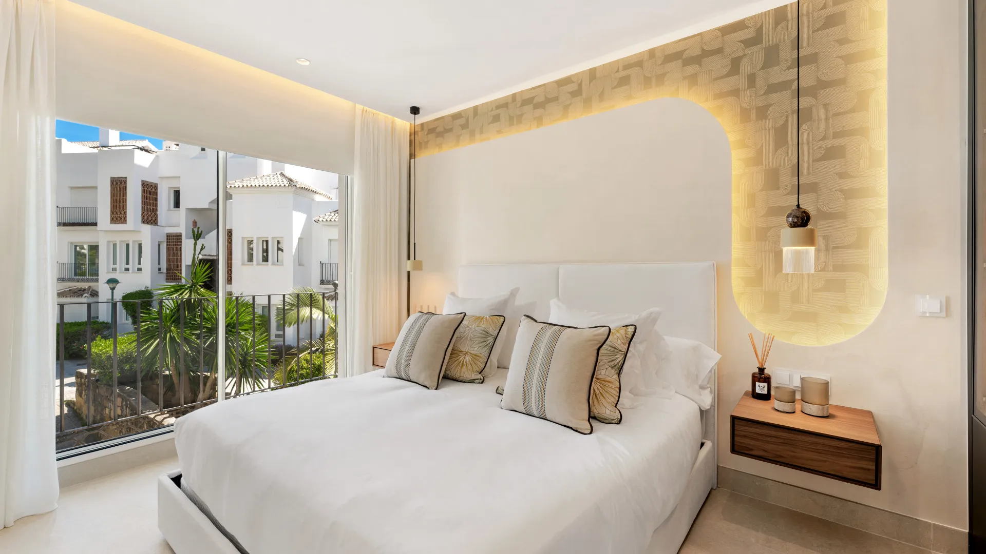 Buy Marbella City apartment with 3 bedrooms