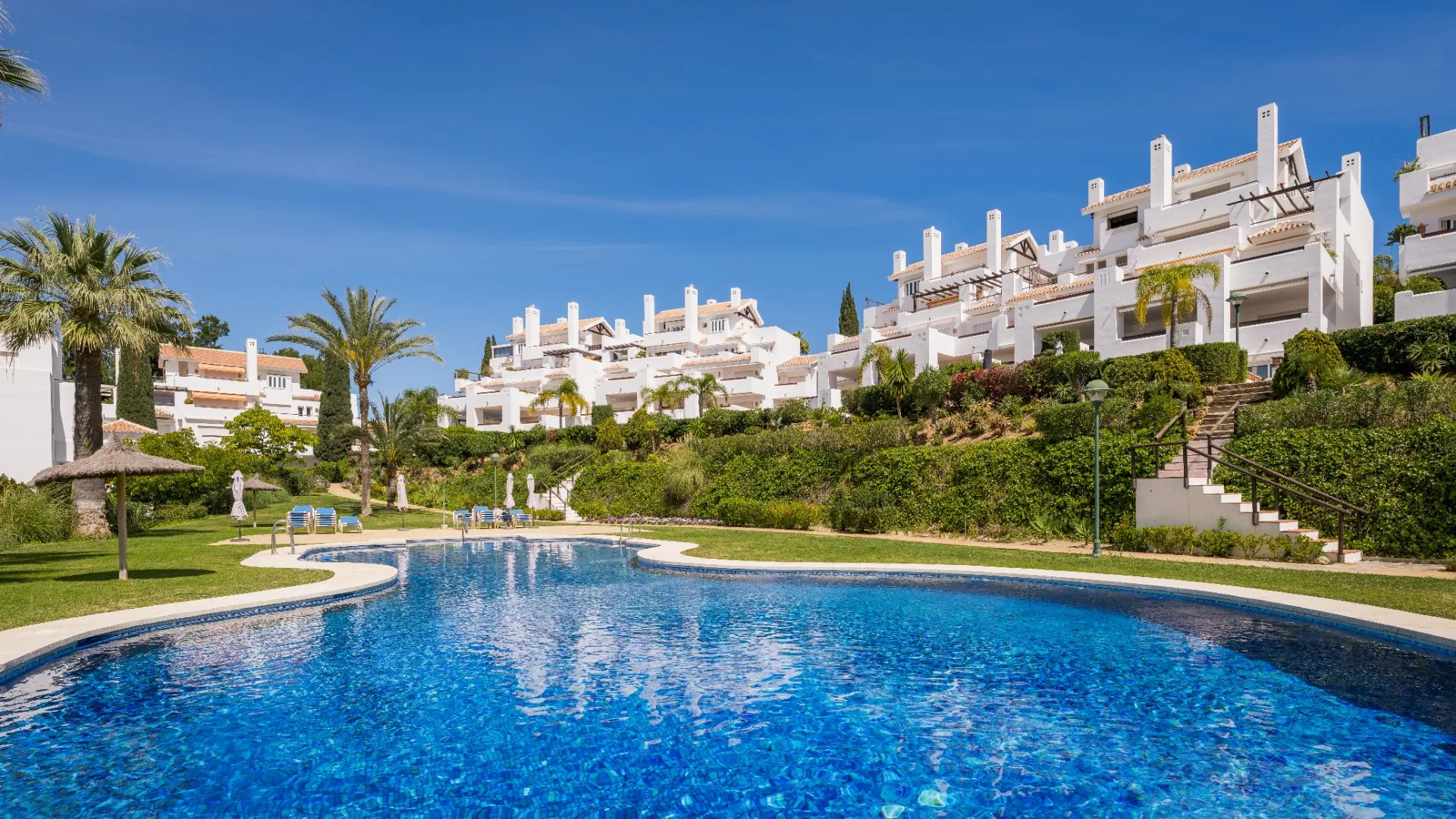 Buy Marbella City apartment with 3 bedrooms
