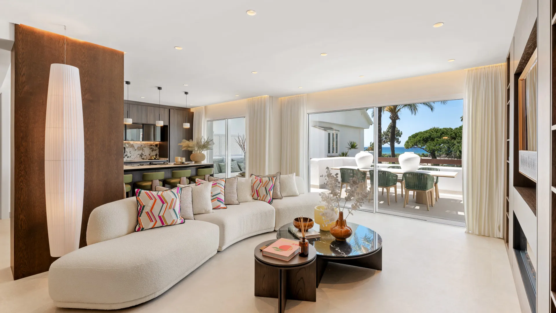 Buy Marbella City apartment with 3 bedrooms