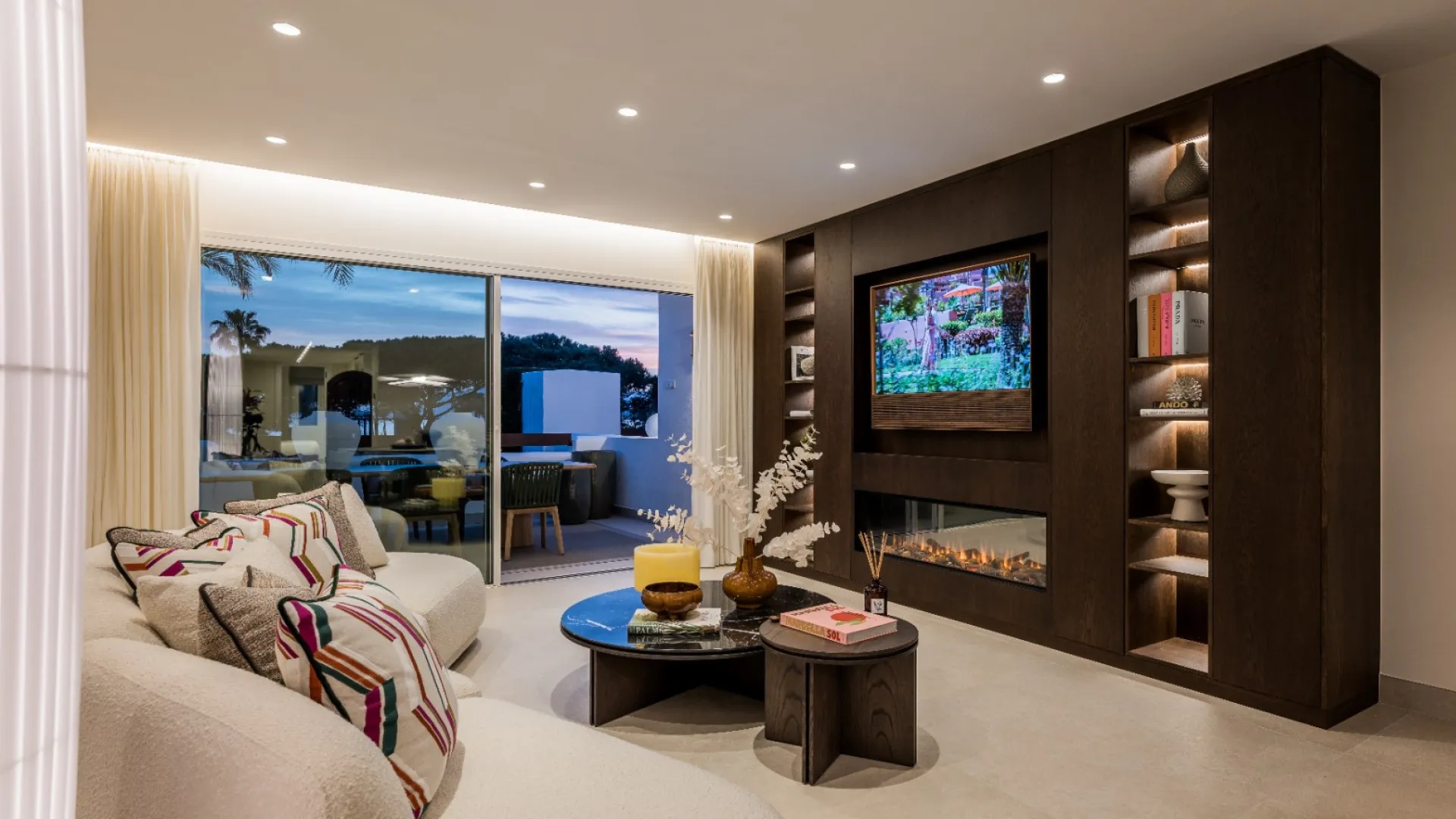 Buy Marbella City apartment with 3 bedrooms