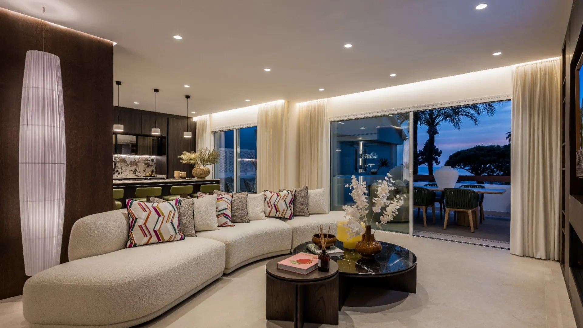 Buy Marbella City apartment with 3 bedrooms