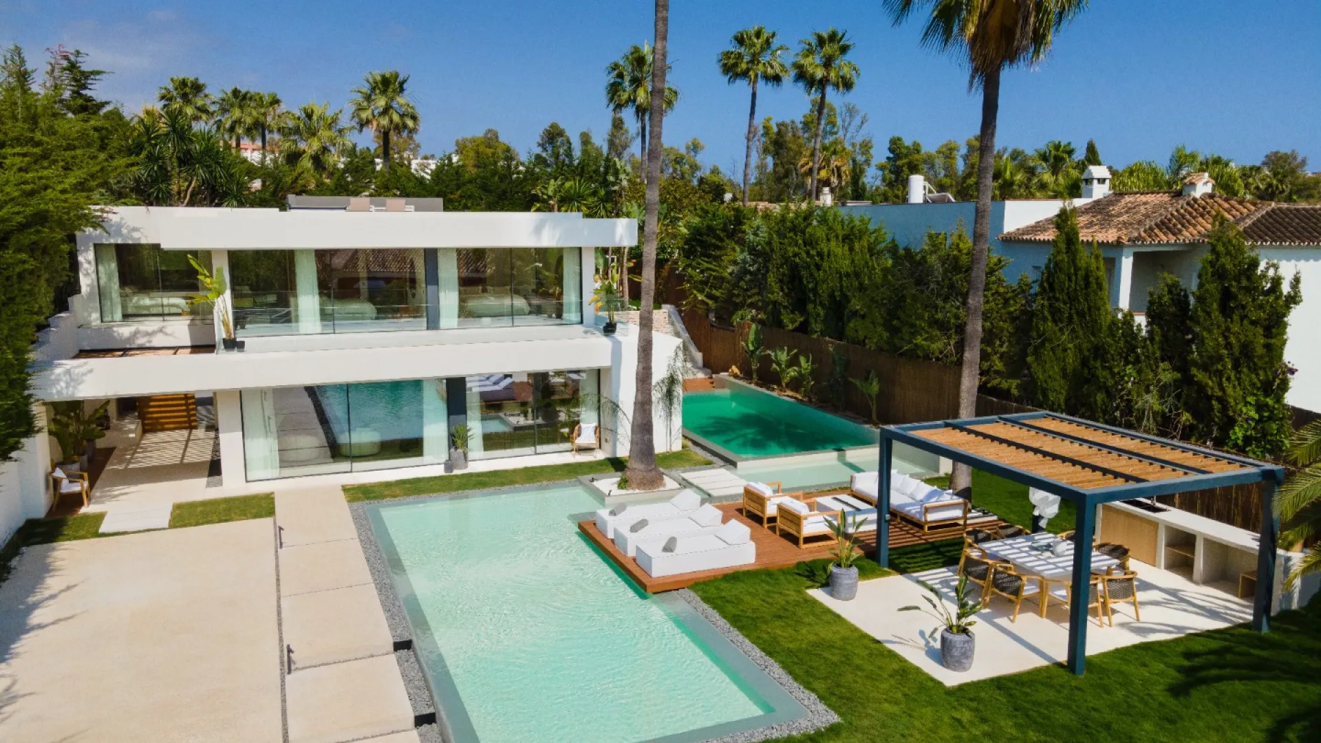Villa a la venta de 4 dormitorios en Nueva Andalucia
