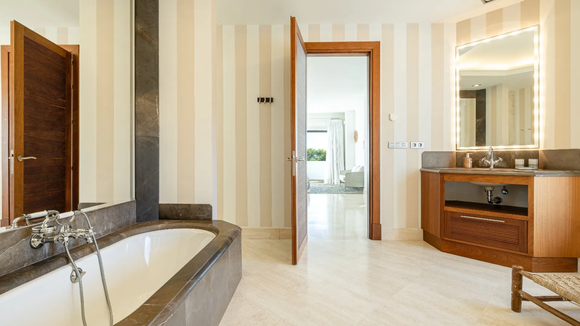 Villa en venta con 4 dormitorios en Finca Cortesin
