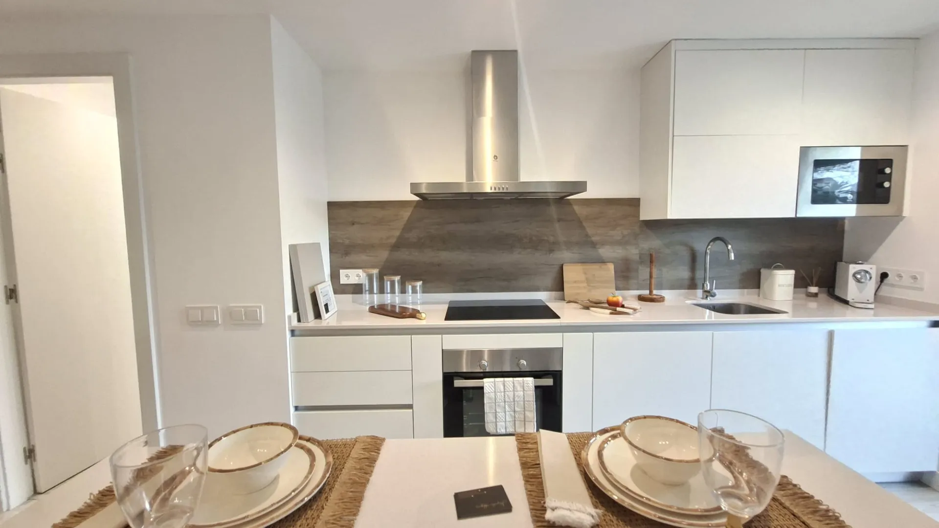 For sale 2 bedrooms apartment in Estepona Centre