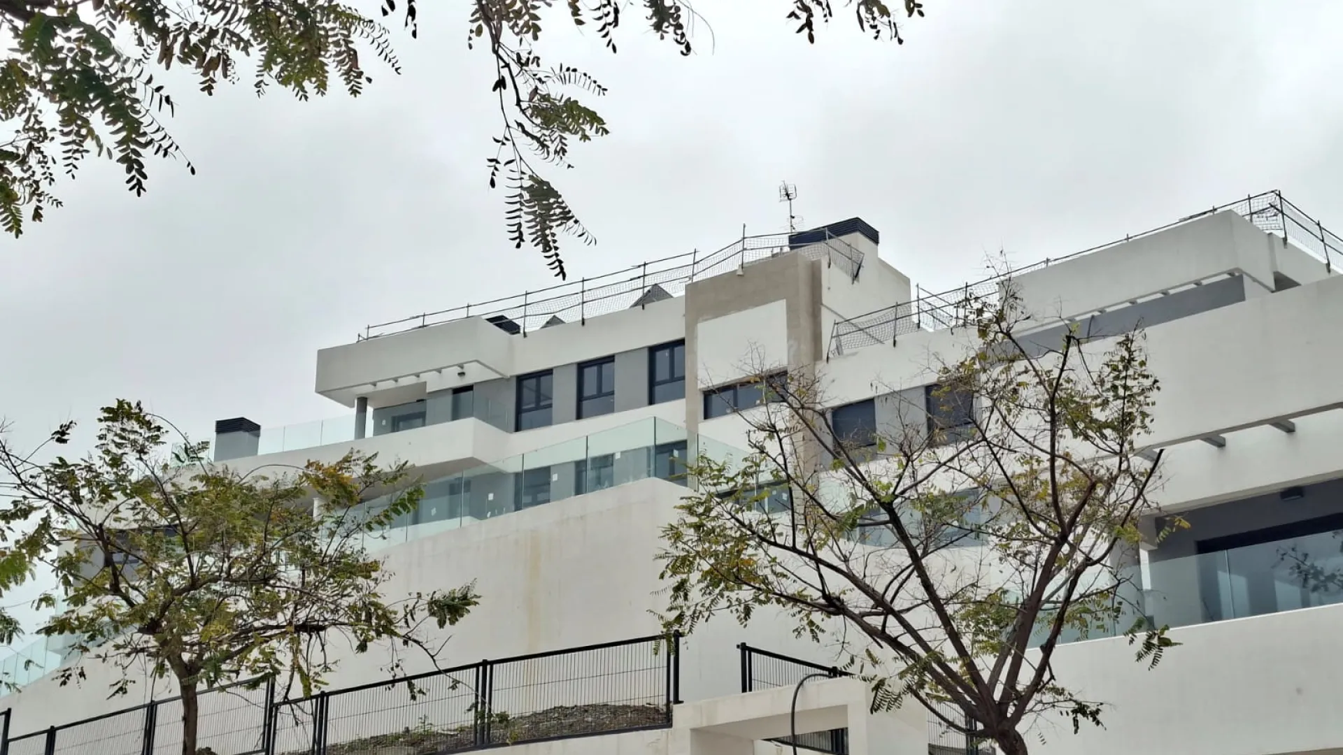 For sale 2 bedrooms apartment in Estepona Centre