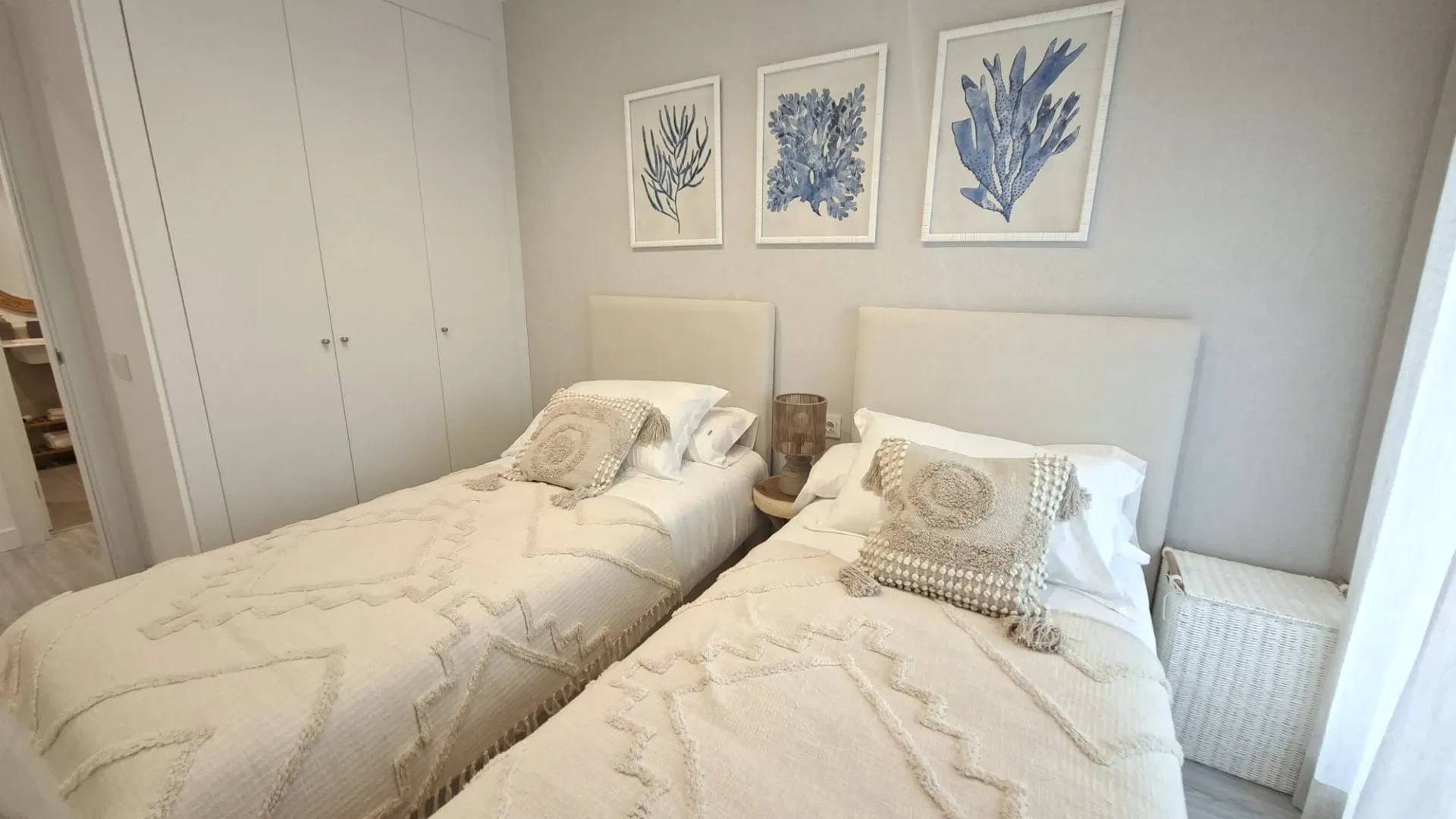 For sale 2 bedrooms apartment in Estepona Centre