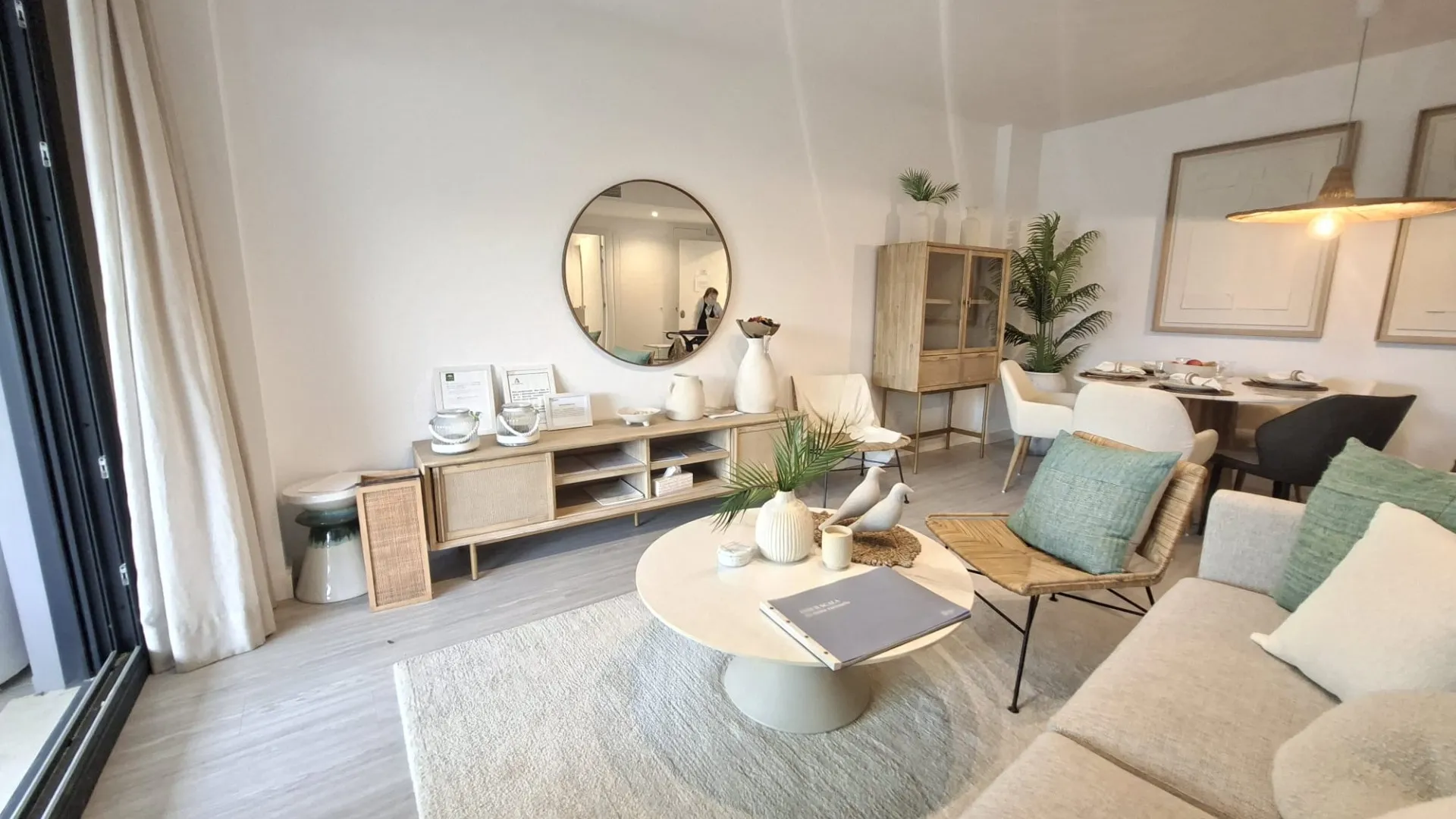 For sale 2 bedrooms apartment in Estepona Centre
