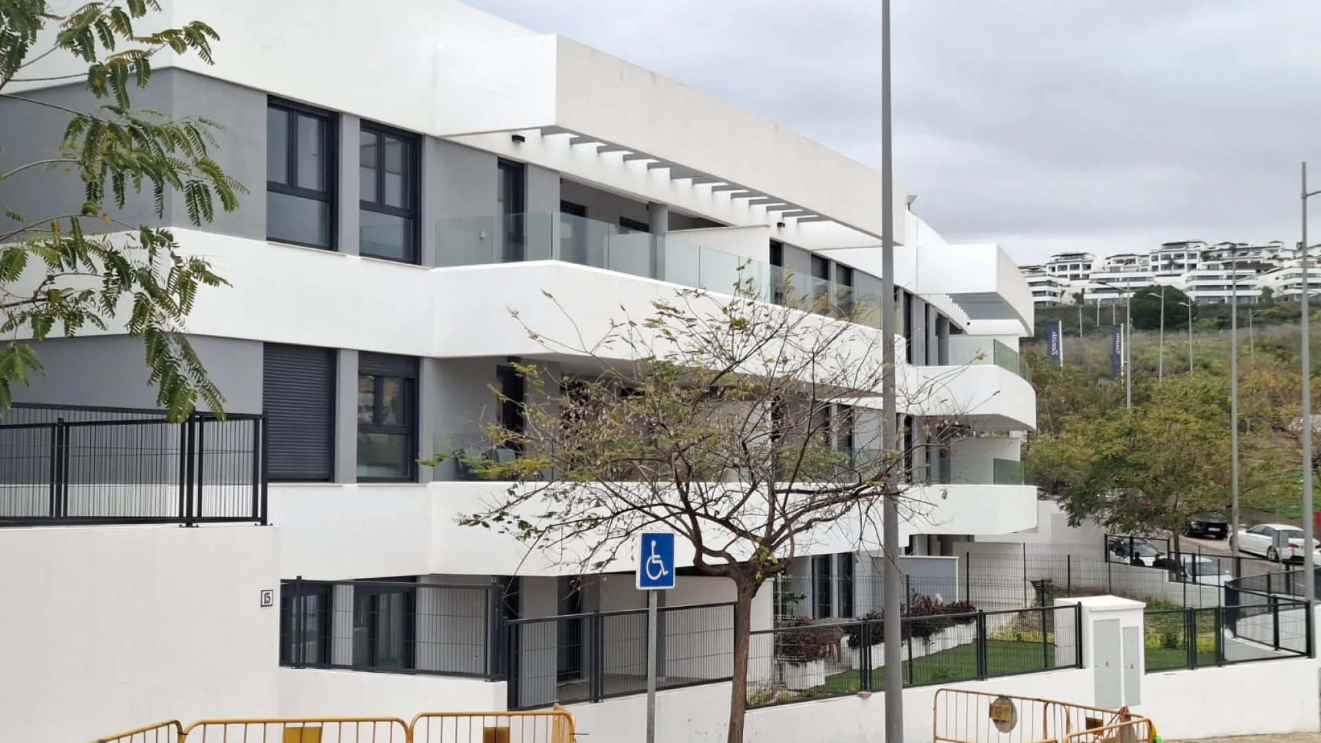 For sale 2 bedrooms apartment in Estepona Centre
