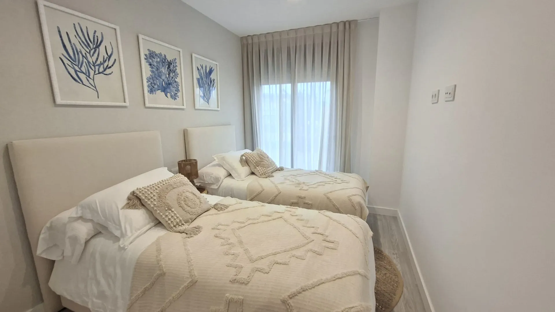 For sale 2 bedrooms apartment in Estepona Centre