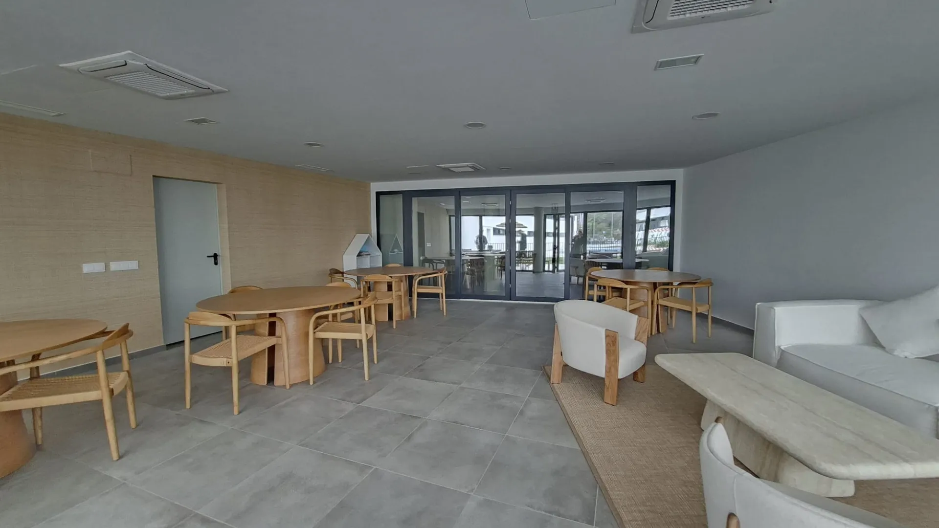 For sale 2 bedrooms apartment in Estepona Centre