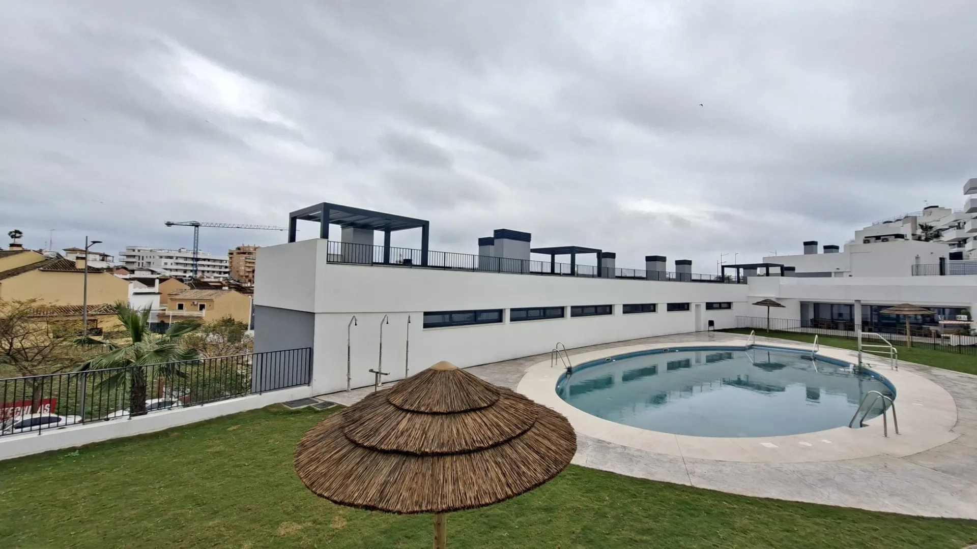 For sale 2 bedrooms apartment in Estepona Centre