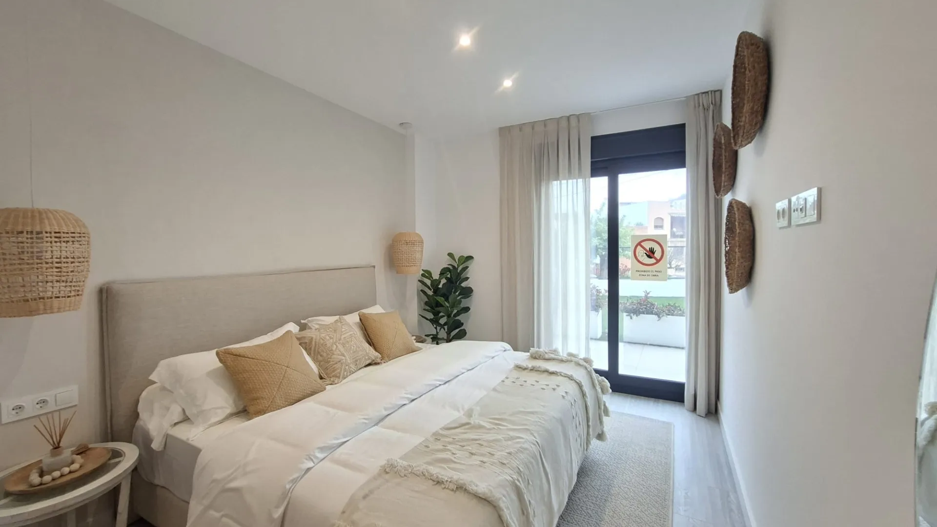 For sale 2 bedrooms apartment in Estepona Centre