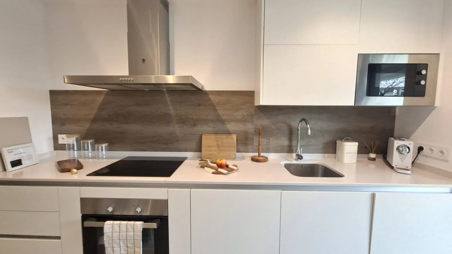 For sale 2 bedrooms apartment in Estepona Centre