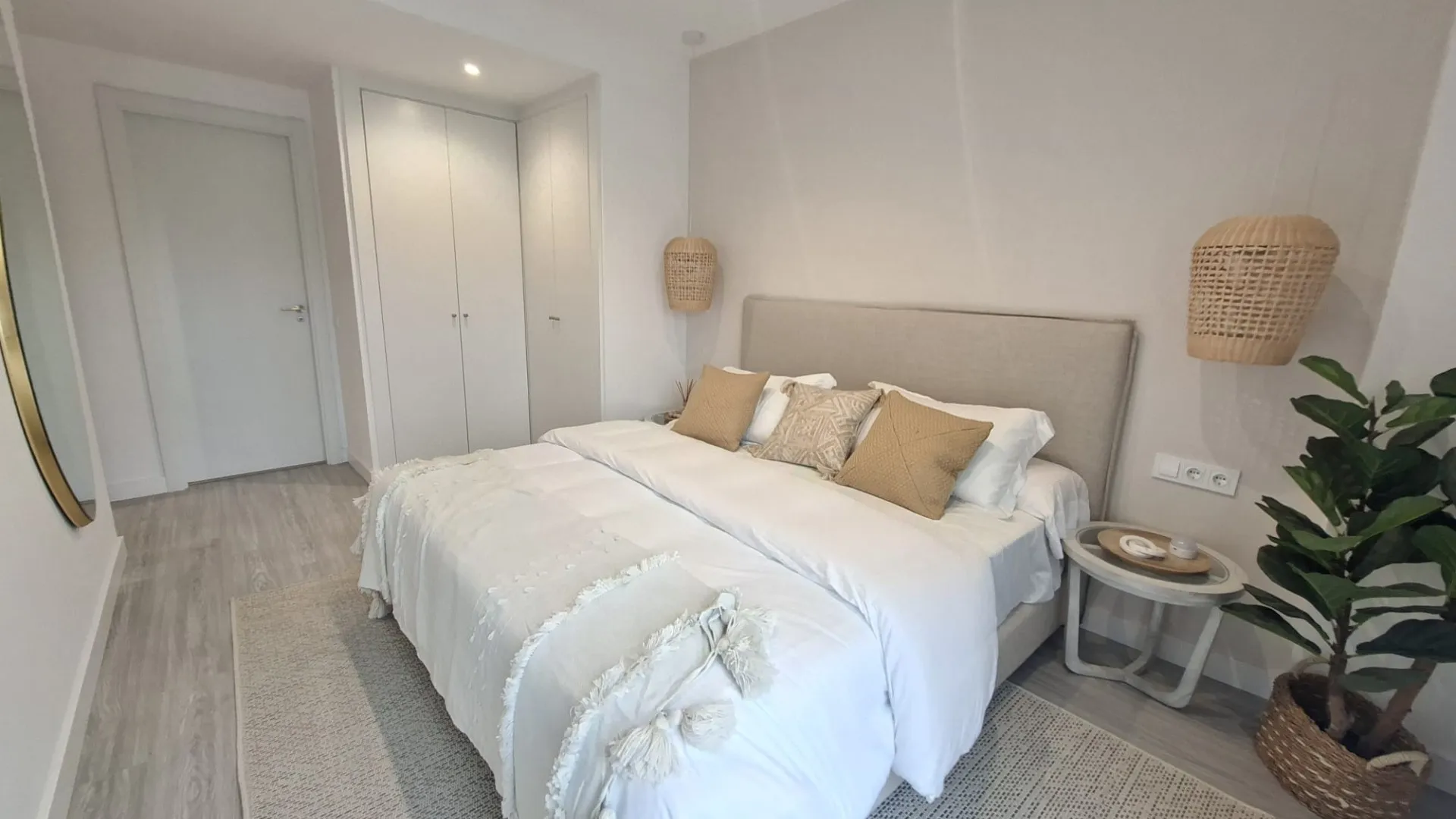 For sale 2 bedrooms apartment in Estepona Centre