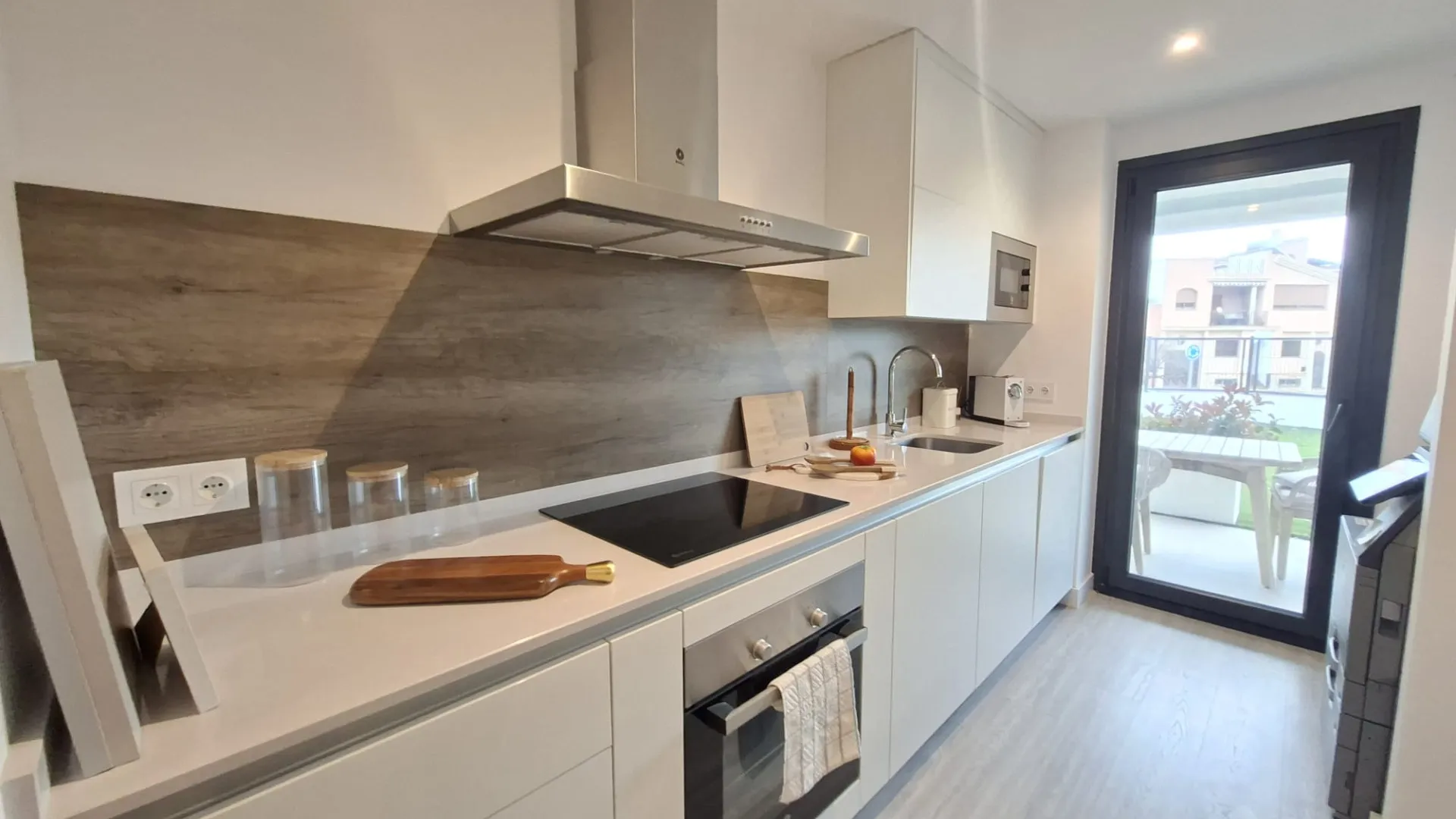 For sale 2 bedrooms apartment in Estepona Centre