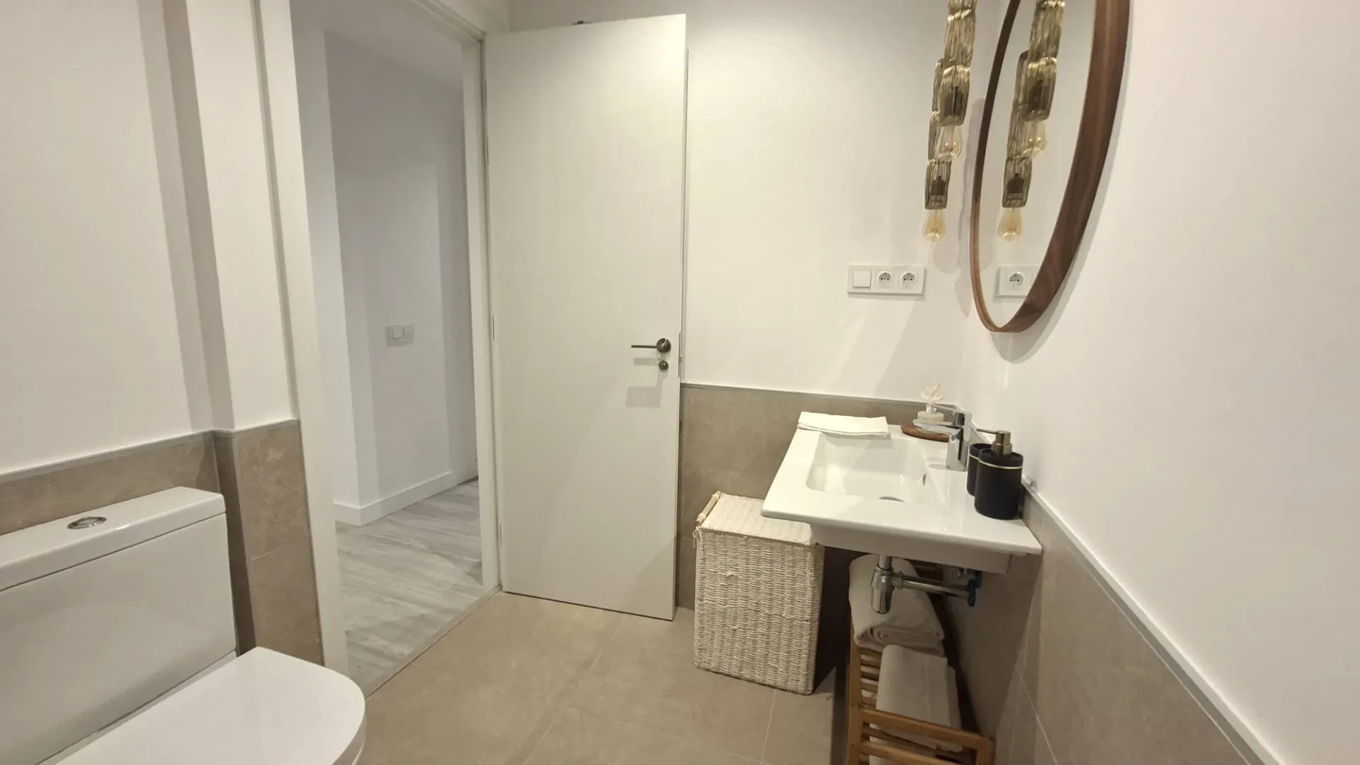 For sale 2 bedrooms apartment in Estepona Centre