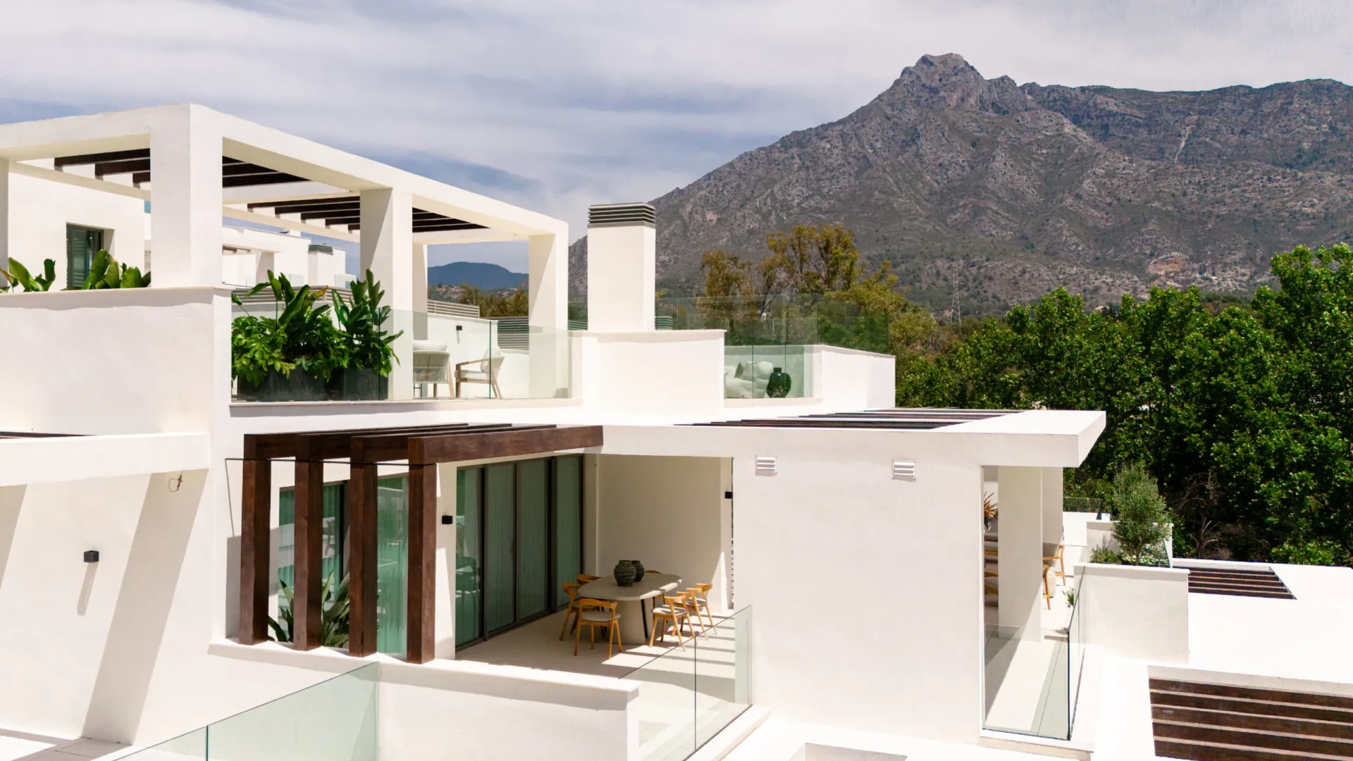 Buy apartment in Marbella Golden Mile