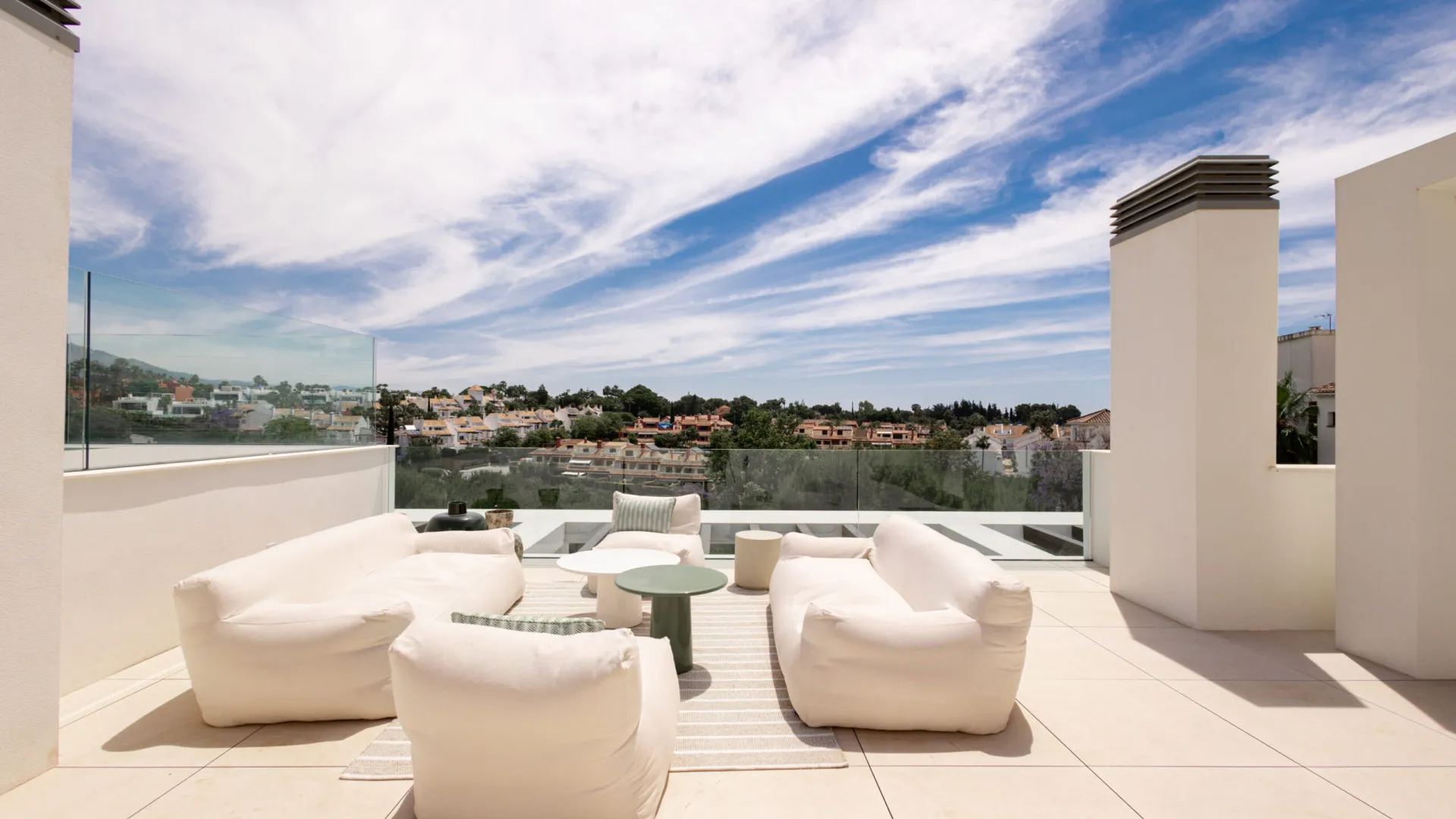 Buy apartment in Marbella Golden Mile