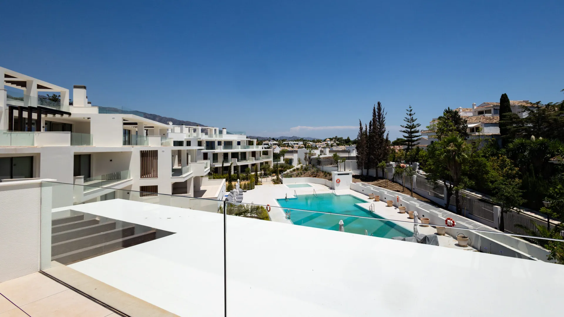 Buy apartment in Marbella Golden Mile
