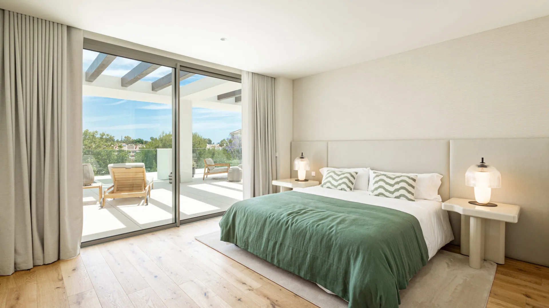 Buy apartment in Marbella Golden Mile