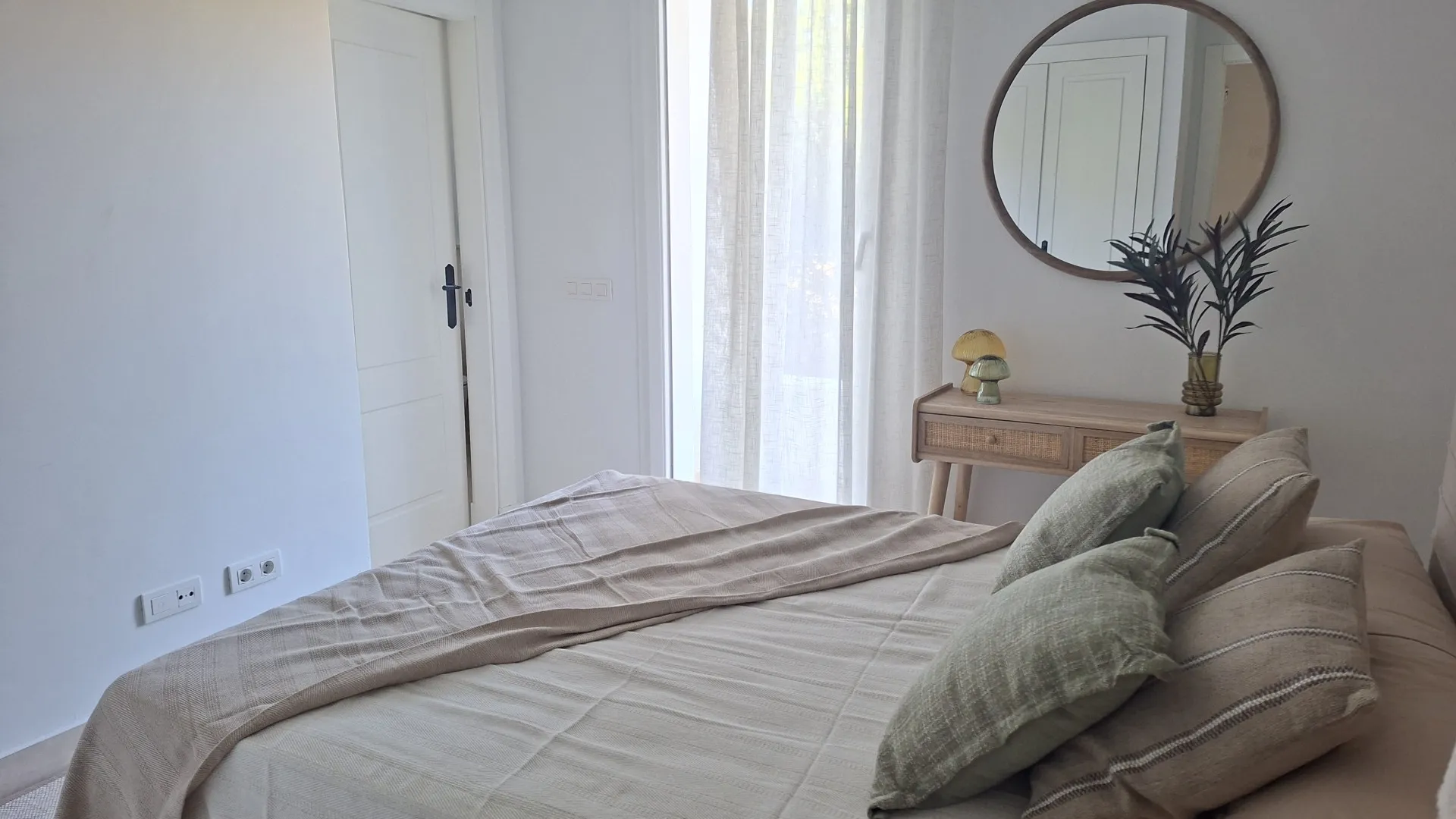 Apartment for sale in Aloha with 2 bedrooms
