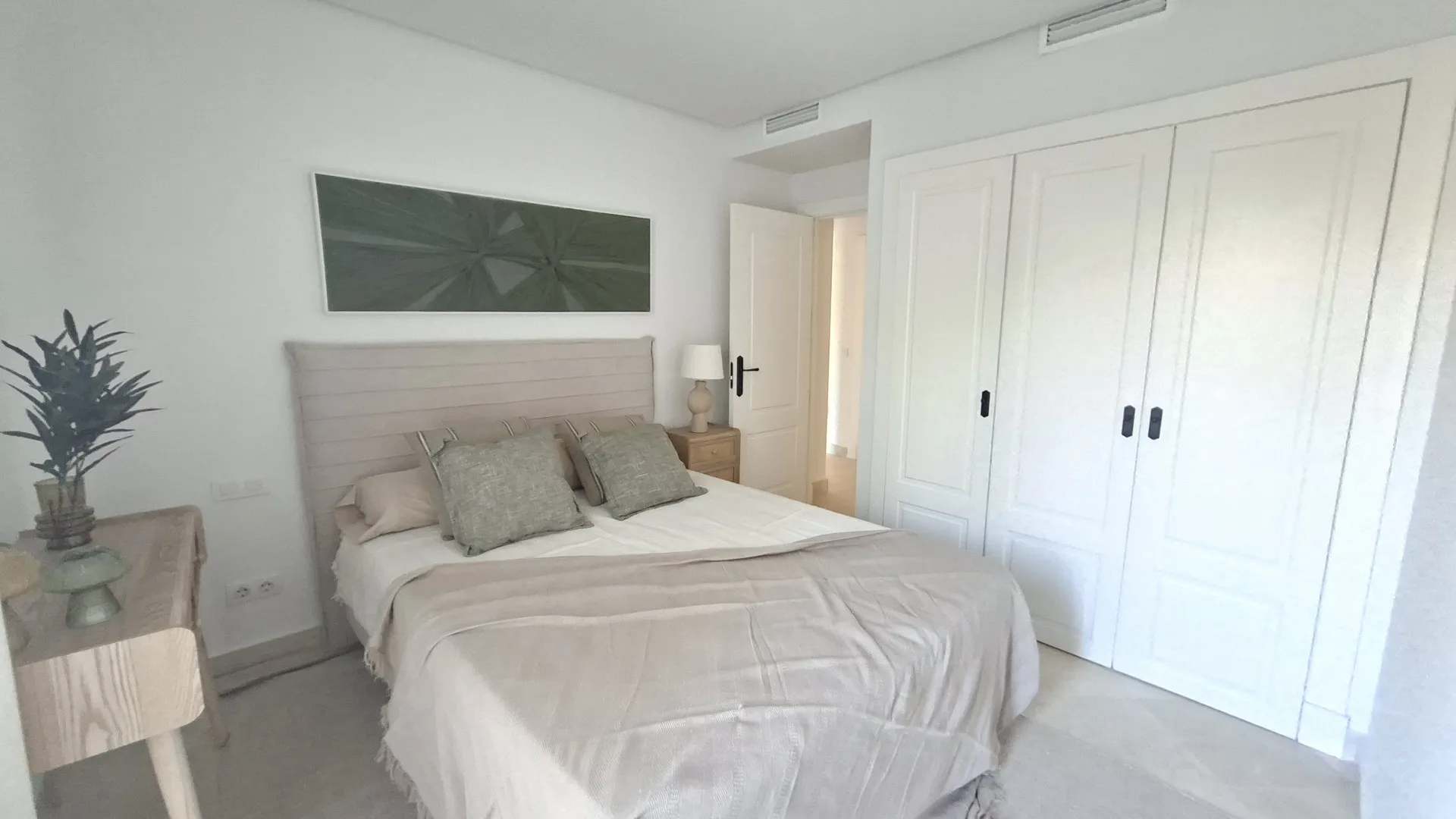 Apartment for sale in Aloha with 2 bedrooms